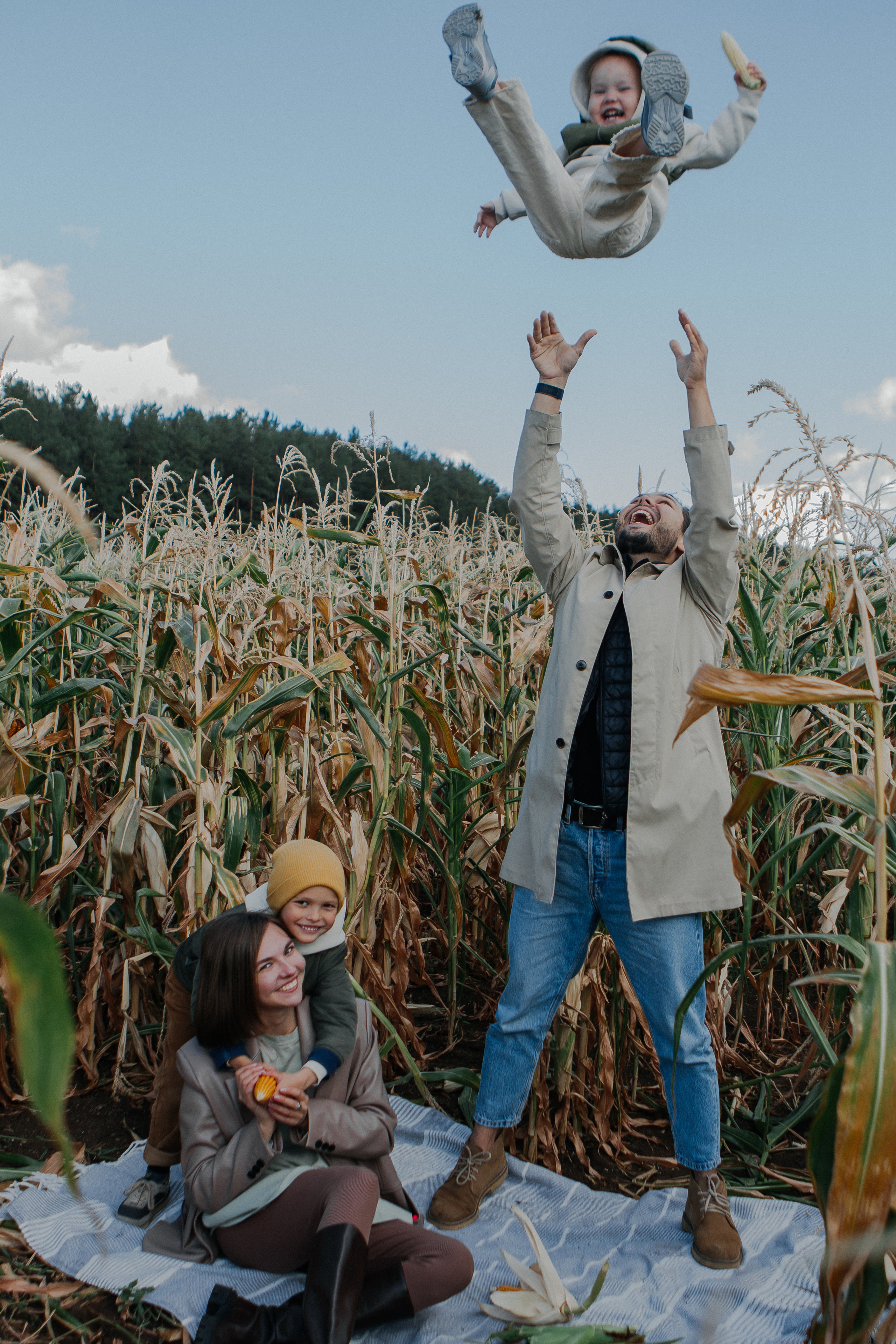 Семейная фотосессия природа. Свадебный и семейный фотограф Ибрагимова Мария из Екатеринбурга