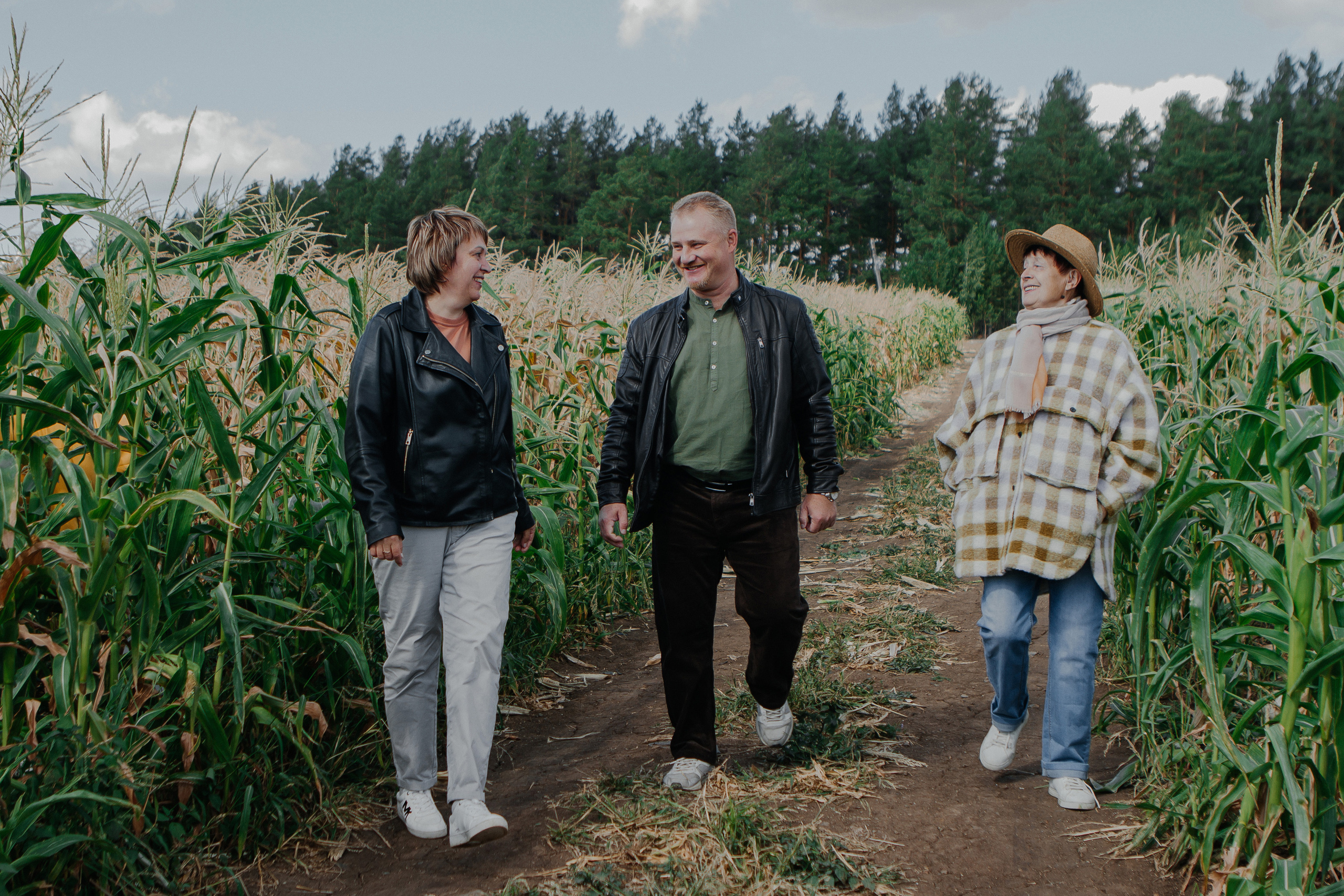 Семейная фотосессия природа. Свадебный и семейный фотограф Ибрагимова Мария из Екатеринбурга