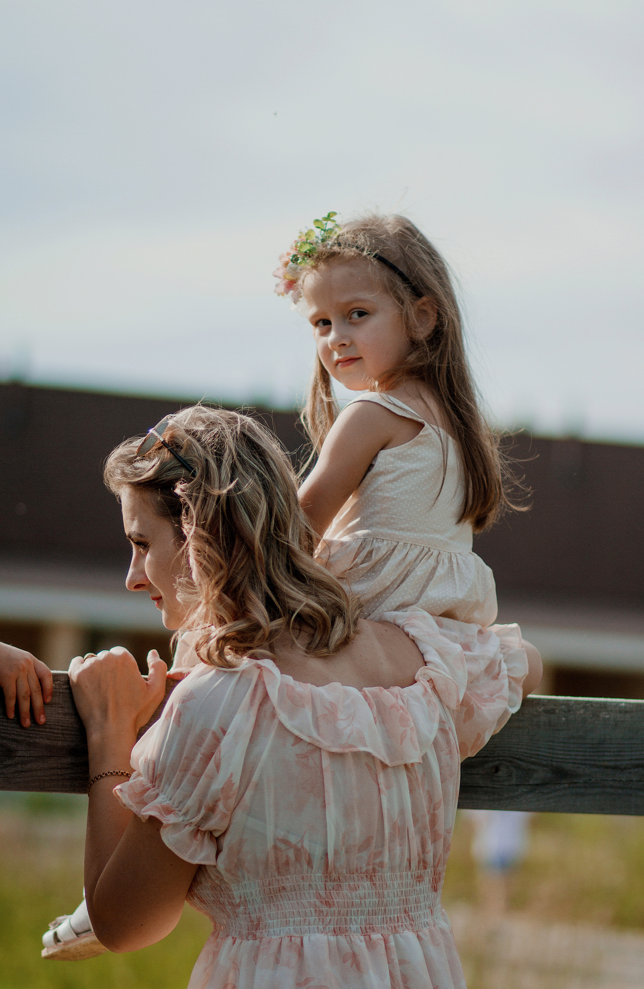 Семейная фотосессия прогулка. Свадебный и семейный фотограф Ибрагимова Мария из Екатеринбурга