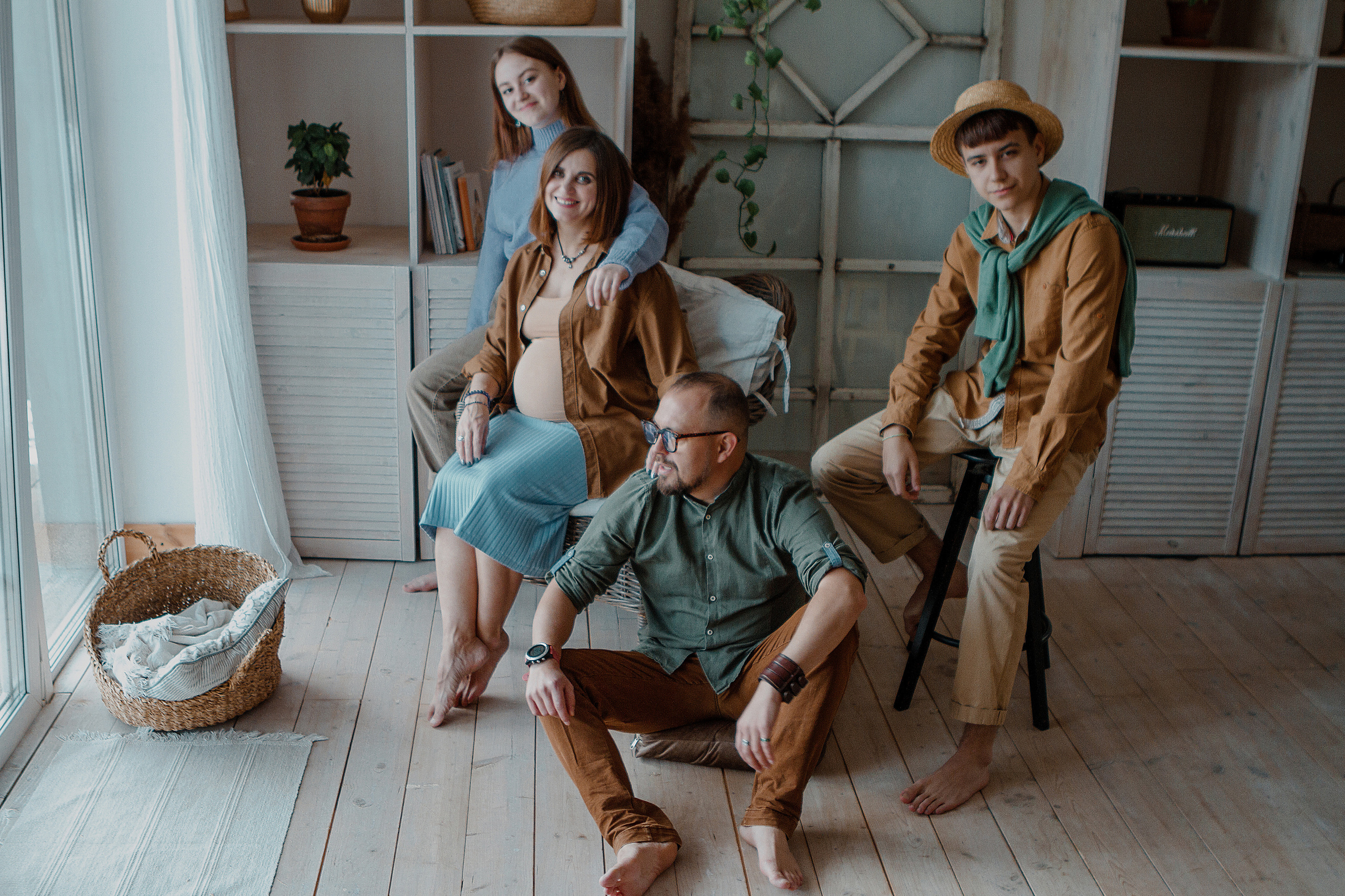 Семейная фотосессия дом. Свадебный и семейный фотограф Ибрагимова Мария из Екатеринбурга