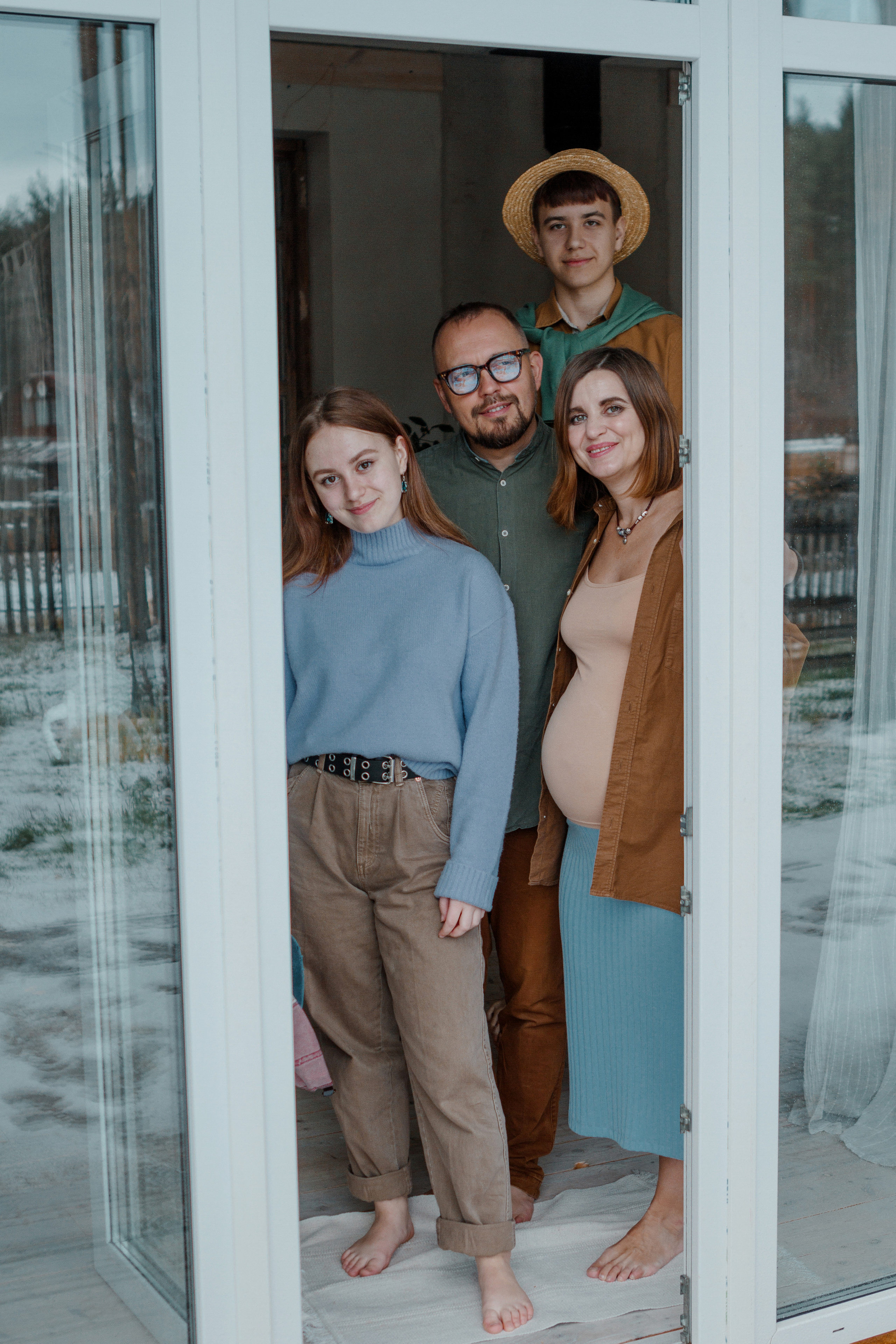 Семейная фотосессия дом. Свадебный и семейный фотограф Ибрагимова Мария из Екатеринбурга