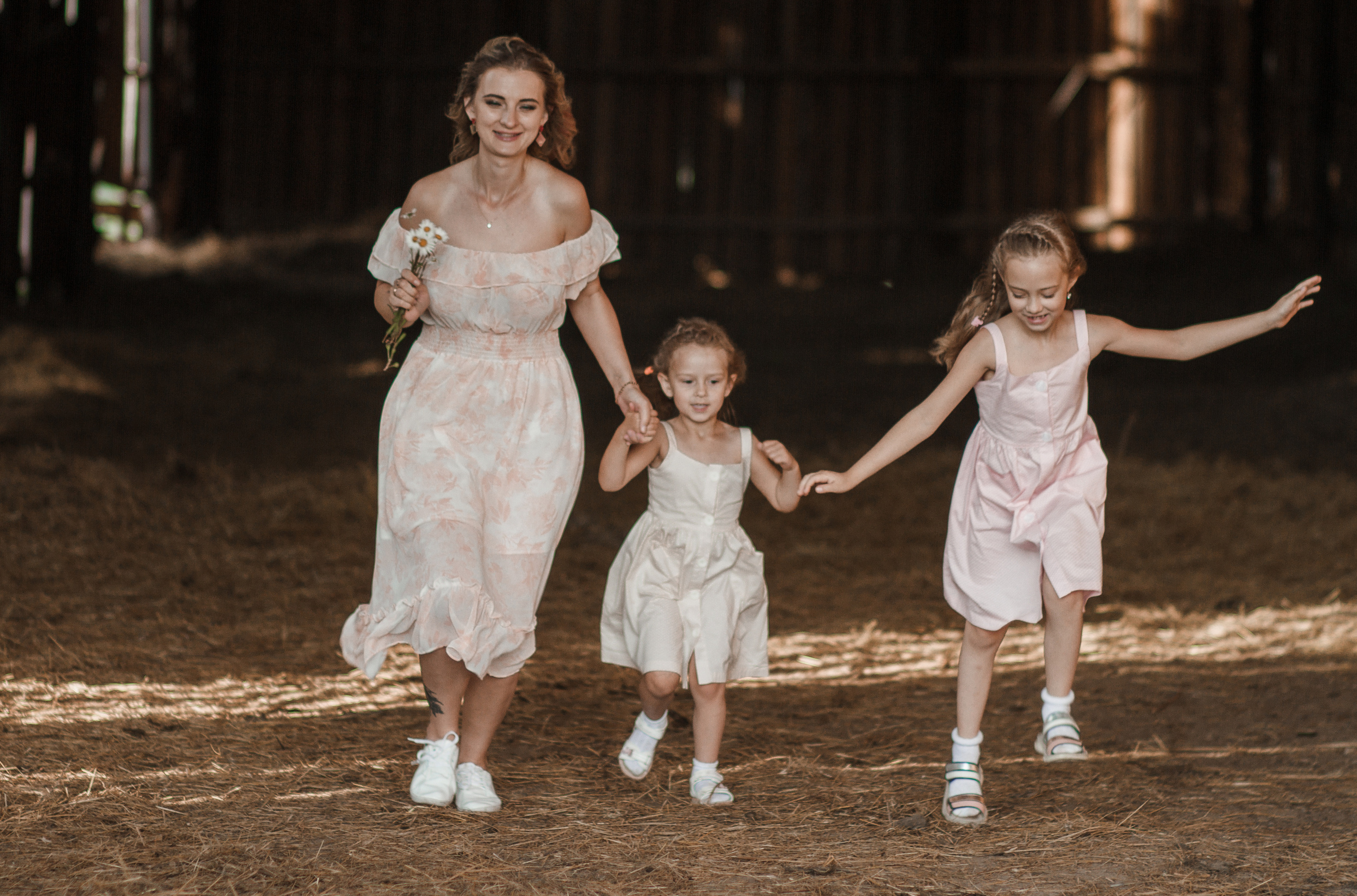 Семейная фотосессия прогулка. Свадебный и семейный фотограф Ибрагимова Мария из Екатеринбурга