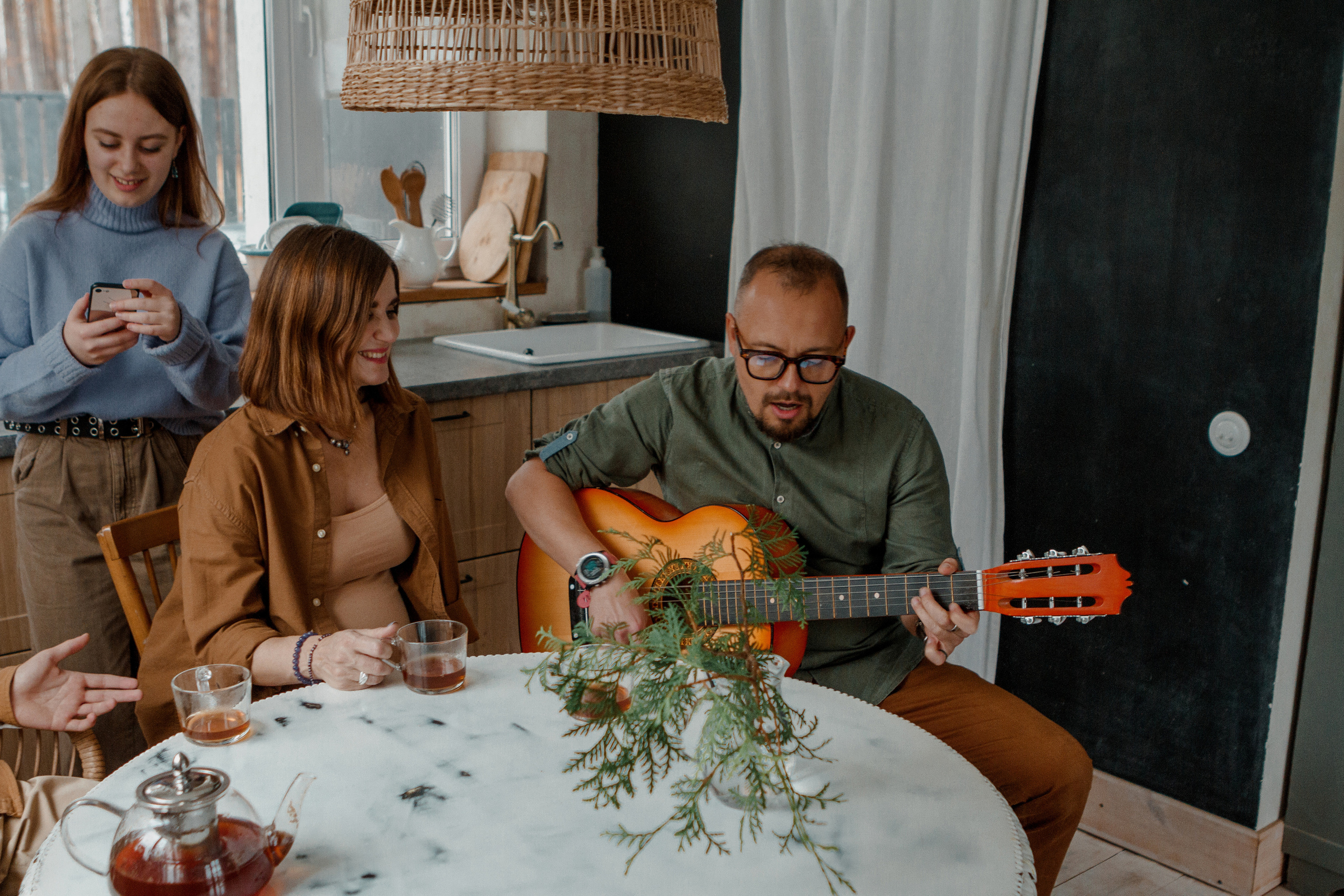 Семейная фотосессия дом. Свадебный и семейный фотограф Ибрагимова Мария из Екатеринбурга