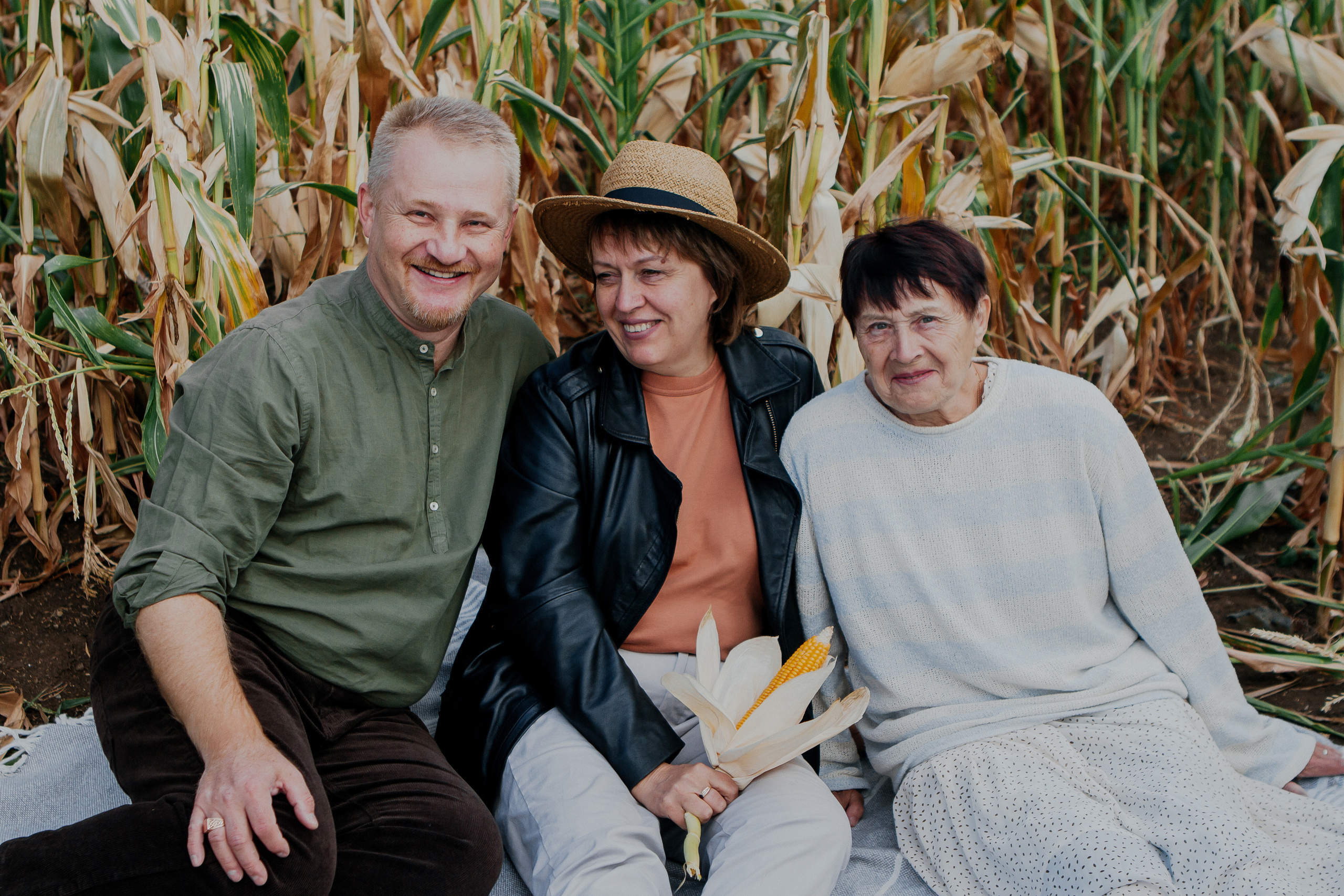 Семейная фотосессия природа. Свадебный и семейный фотограф Ибрагимова Мария из Екатеринбурга