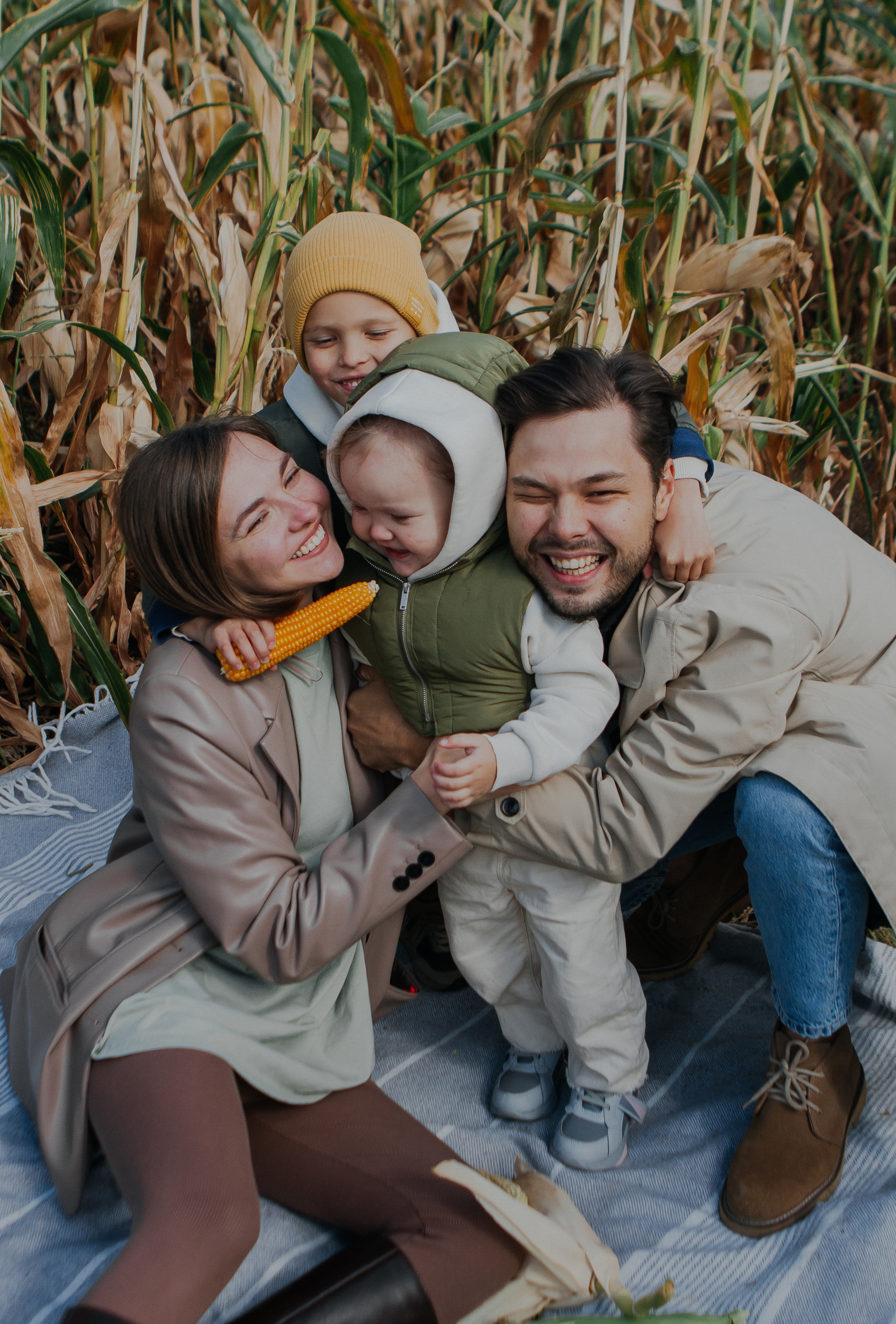 Семейная фотосессия природа. Свадебный и семейный фотограф Ибрагимова Мария из Екатеринбурга