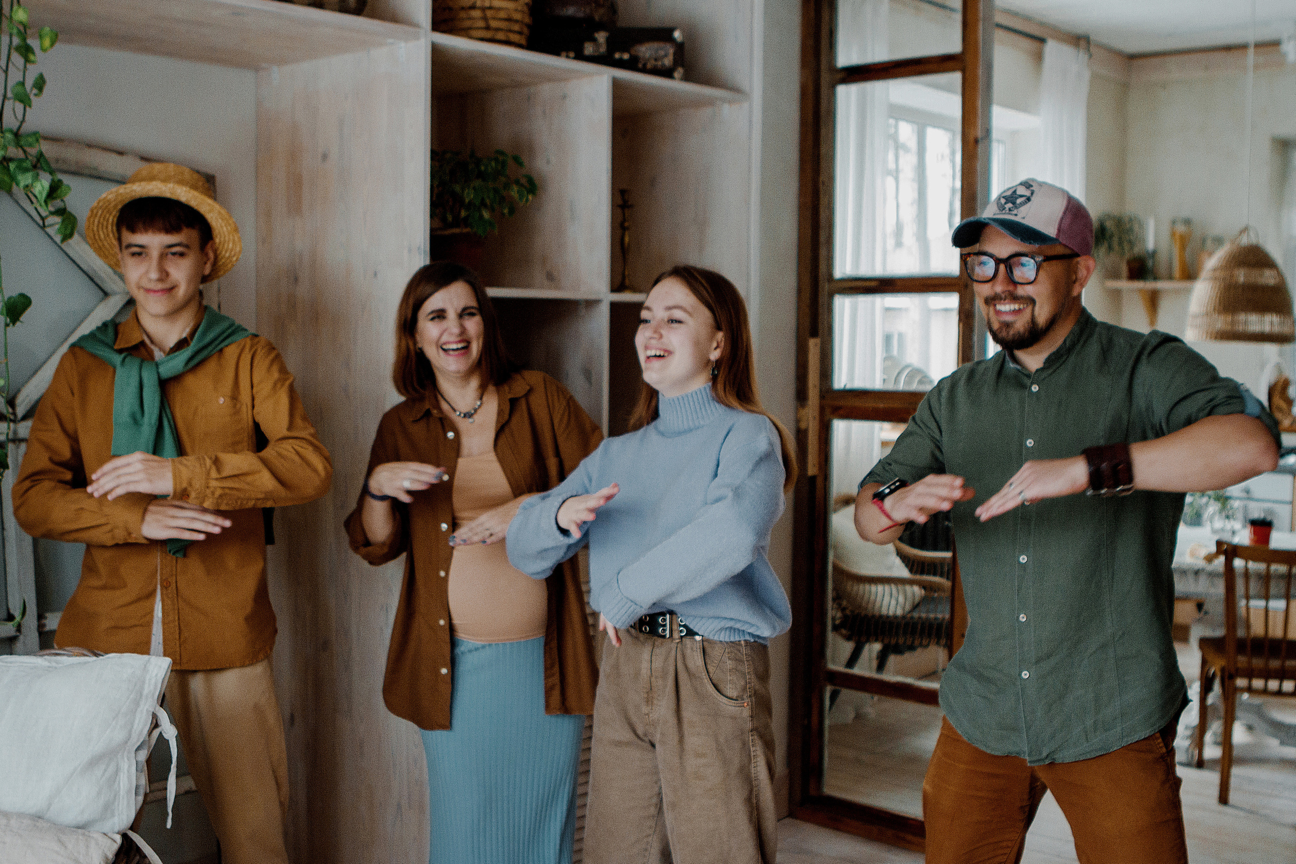 Семейная фотосессия дом. Свадебный и семейный фотограф Ибрагимова Мария из Екатеринбурга