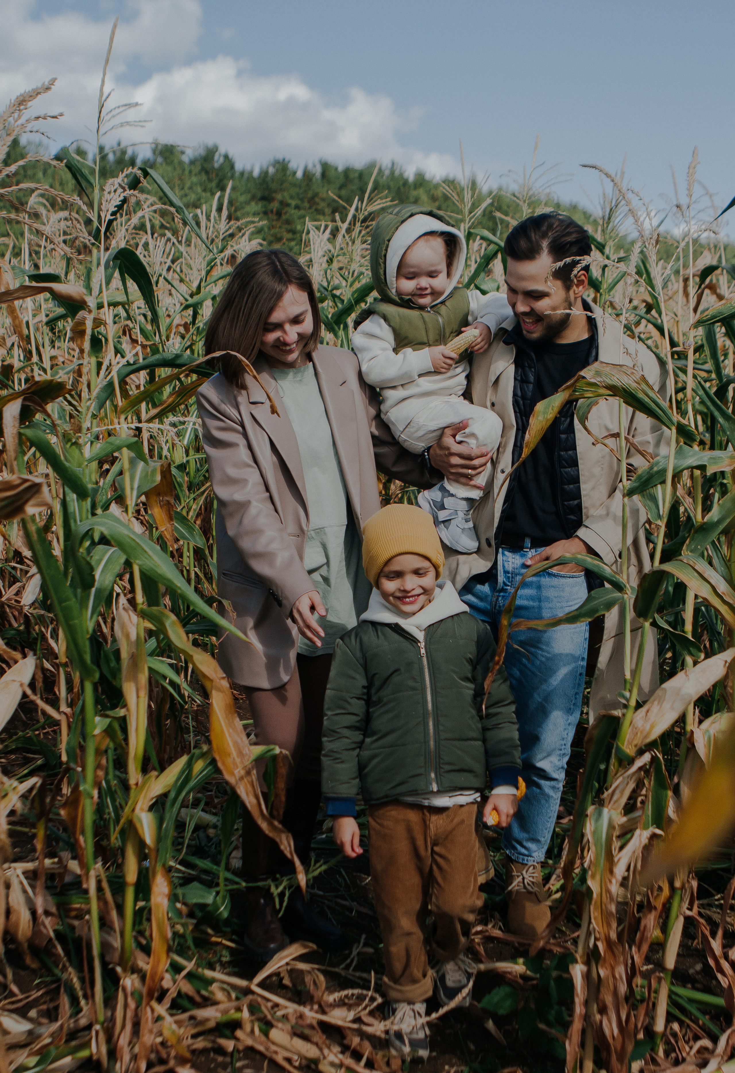 Семейная фотосессия природа. Свадебный и семейный фотограф Ибрагимова Мария из Екатеринбурга
