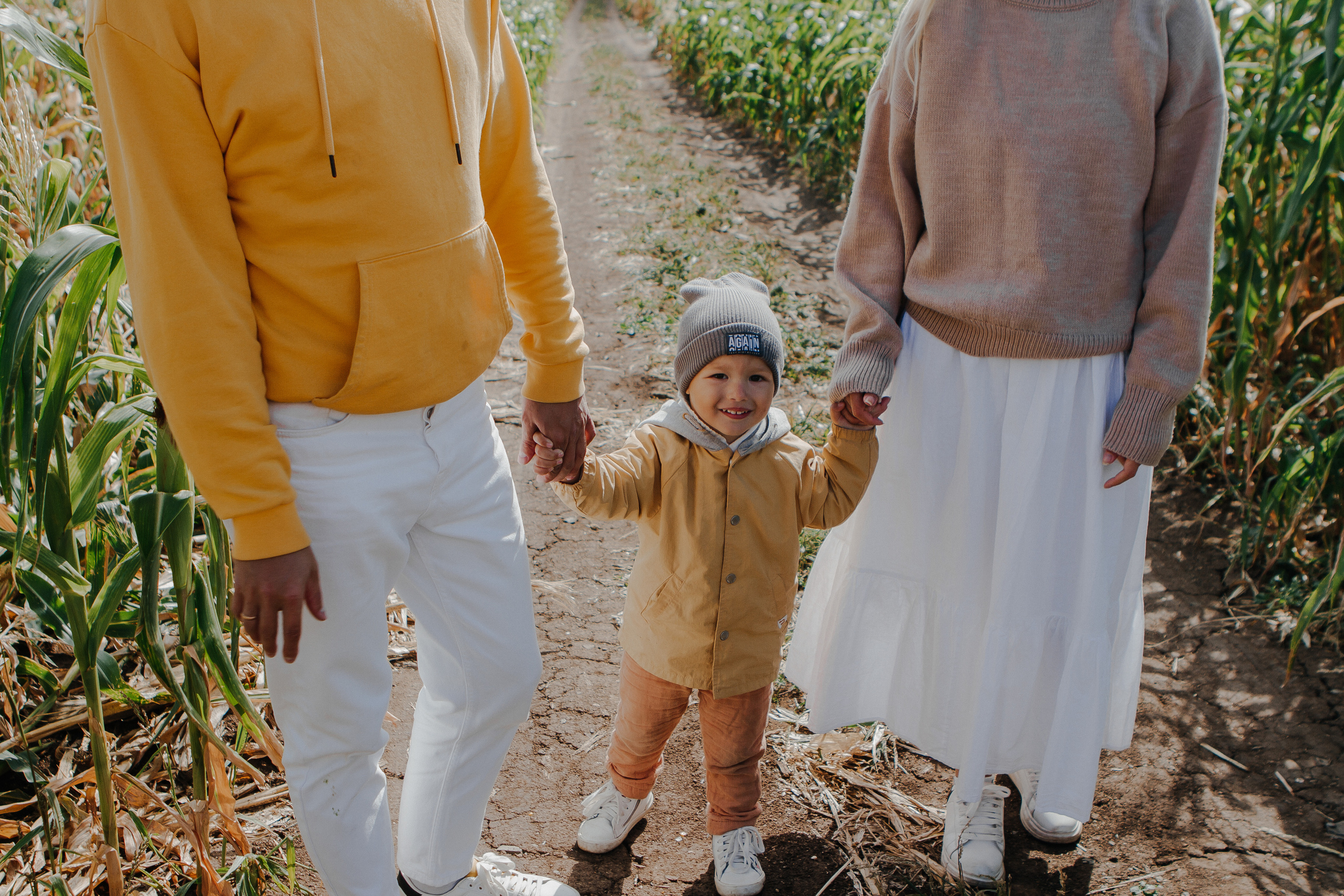 Семейная фотосессия природа. Свадебный и семейный фотограф Ибрагимова Мария из Екатеринбурга