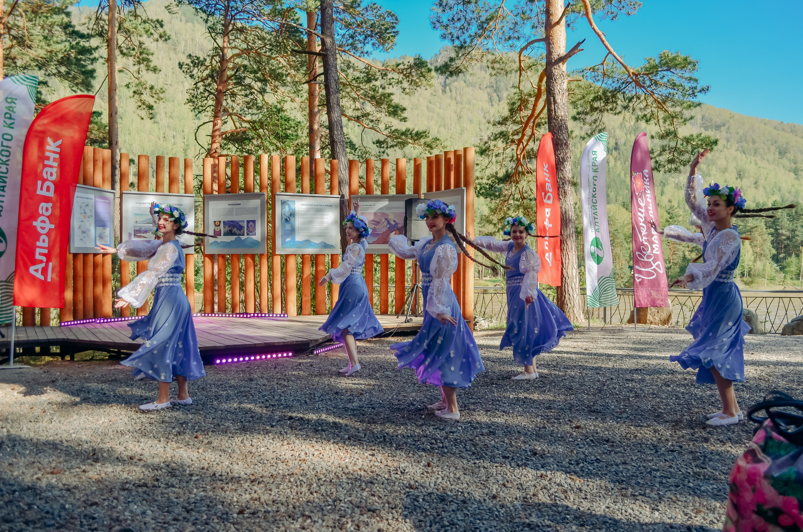 Фестиваль «Цветение Маральника на Алтае 2025». Фоторепортаж. Денисова Аля — фотограф для парных съемок и индивидуальных историй в Барнауле