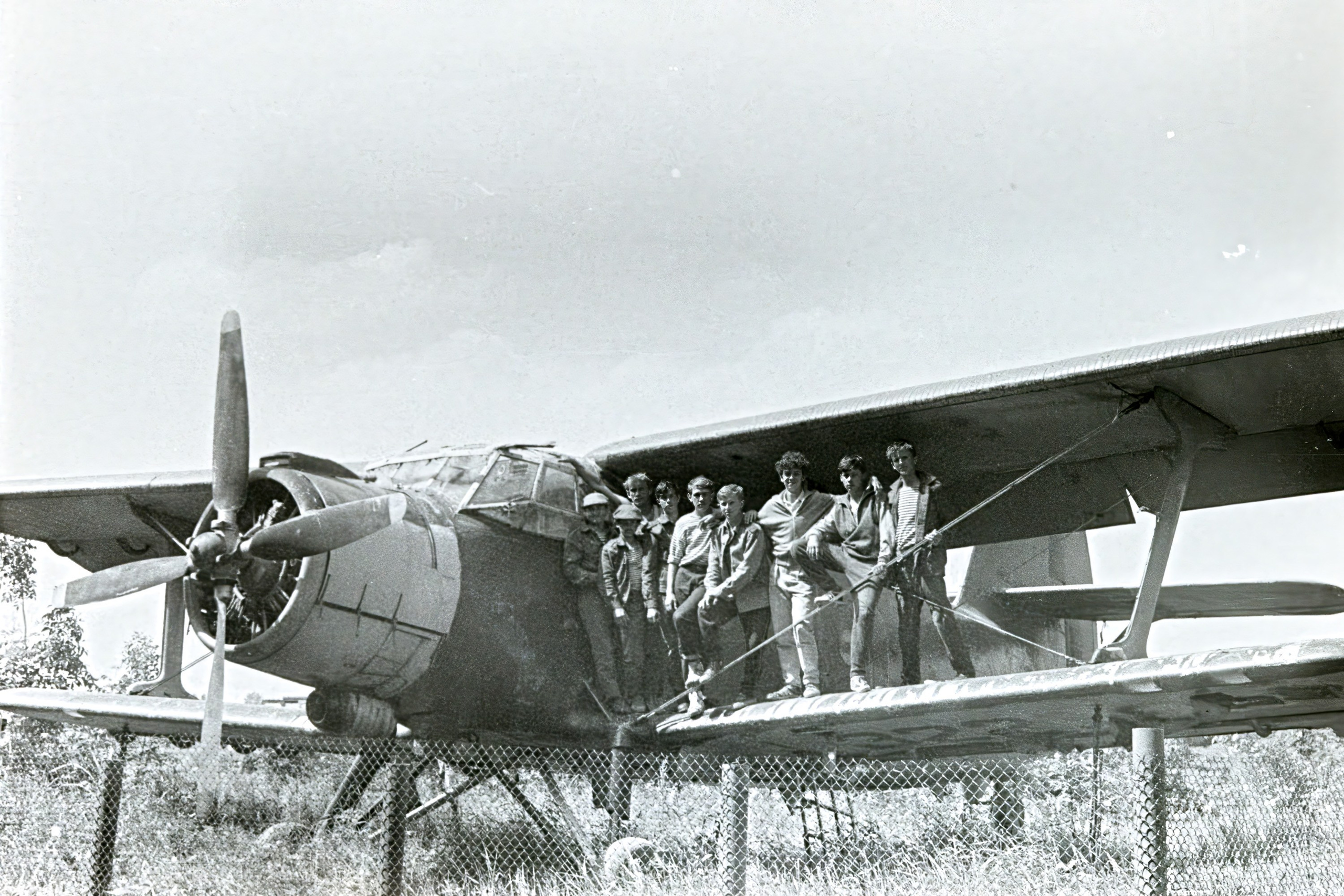 Парашютные сборы 1990 год съемка на ч/б пленку оцифровка 2024 год. Профессиональная фотосъемка. Ростов-на-Дону