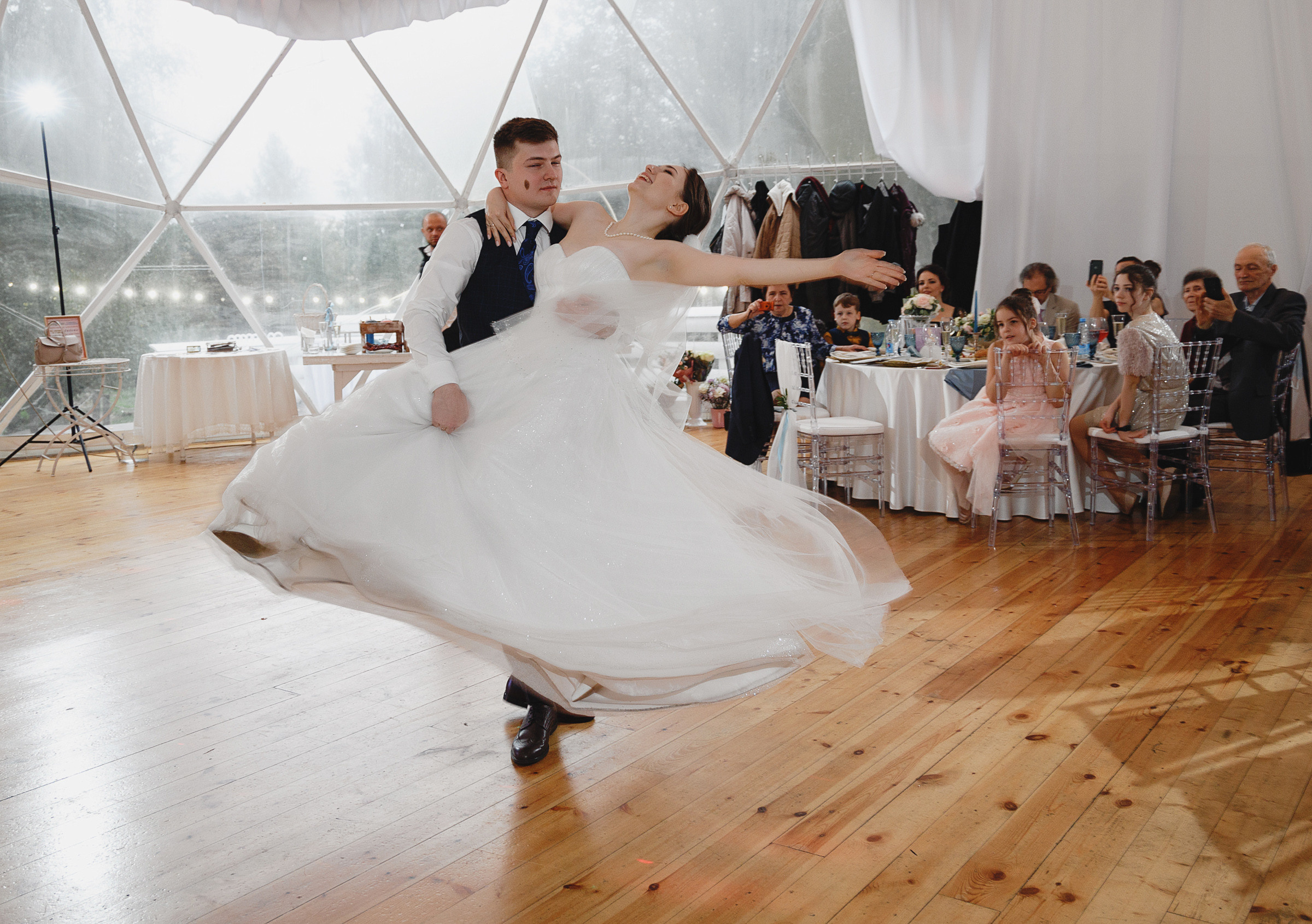Владимир и Виктория. Свадебный фотограф и видеограф Дмитрий Горяченков