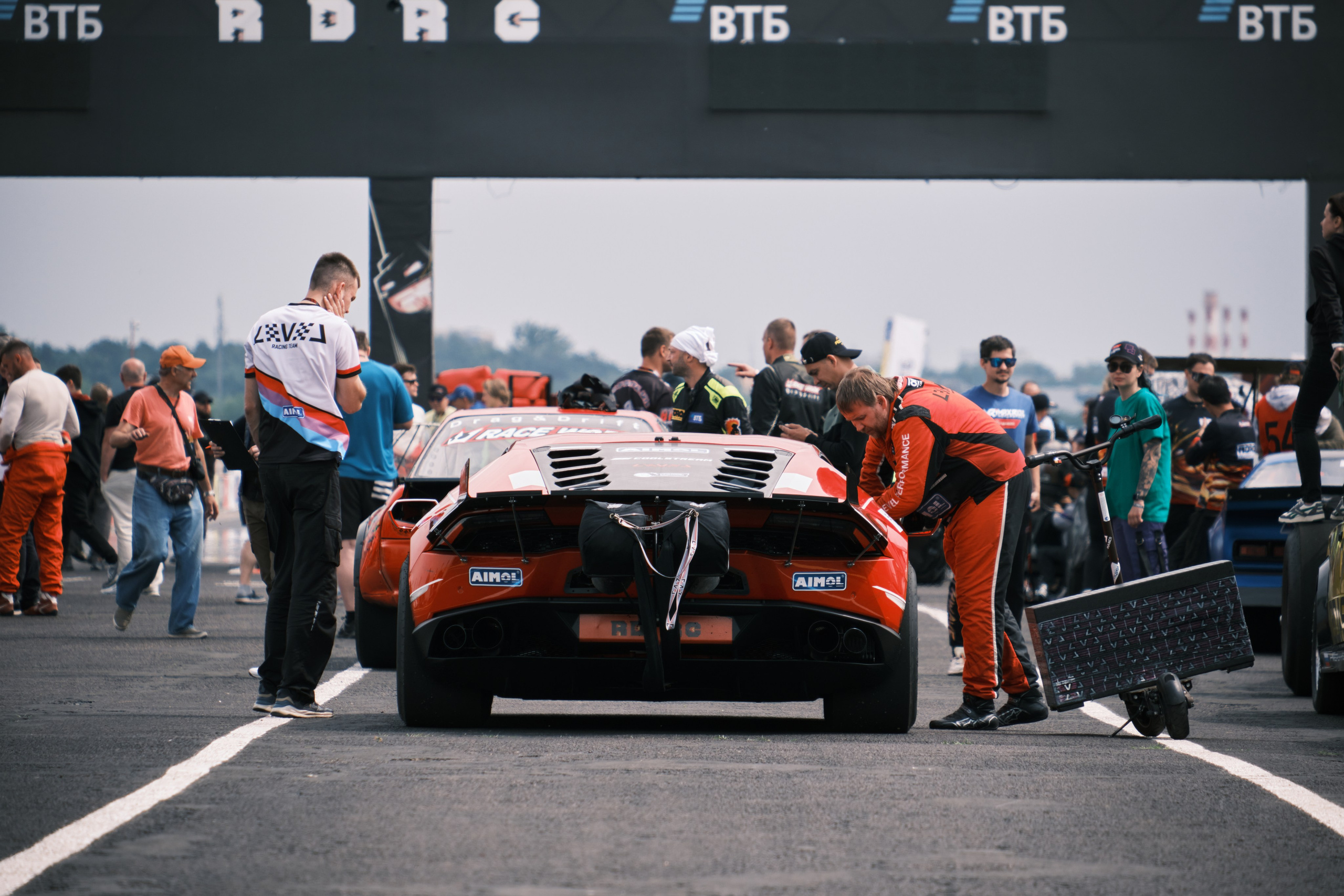 Lamborghini Huracan Спартак под управлением Александра Лобачева установил новый рекорд прохождения дистанции 1/4 мили:7.885 сек @ 289.74 км/ч