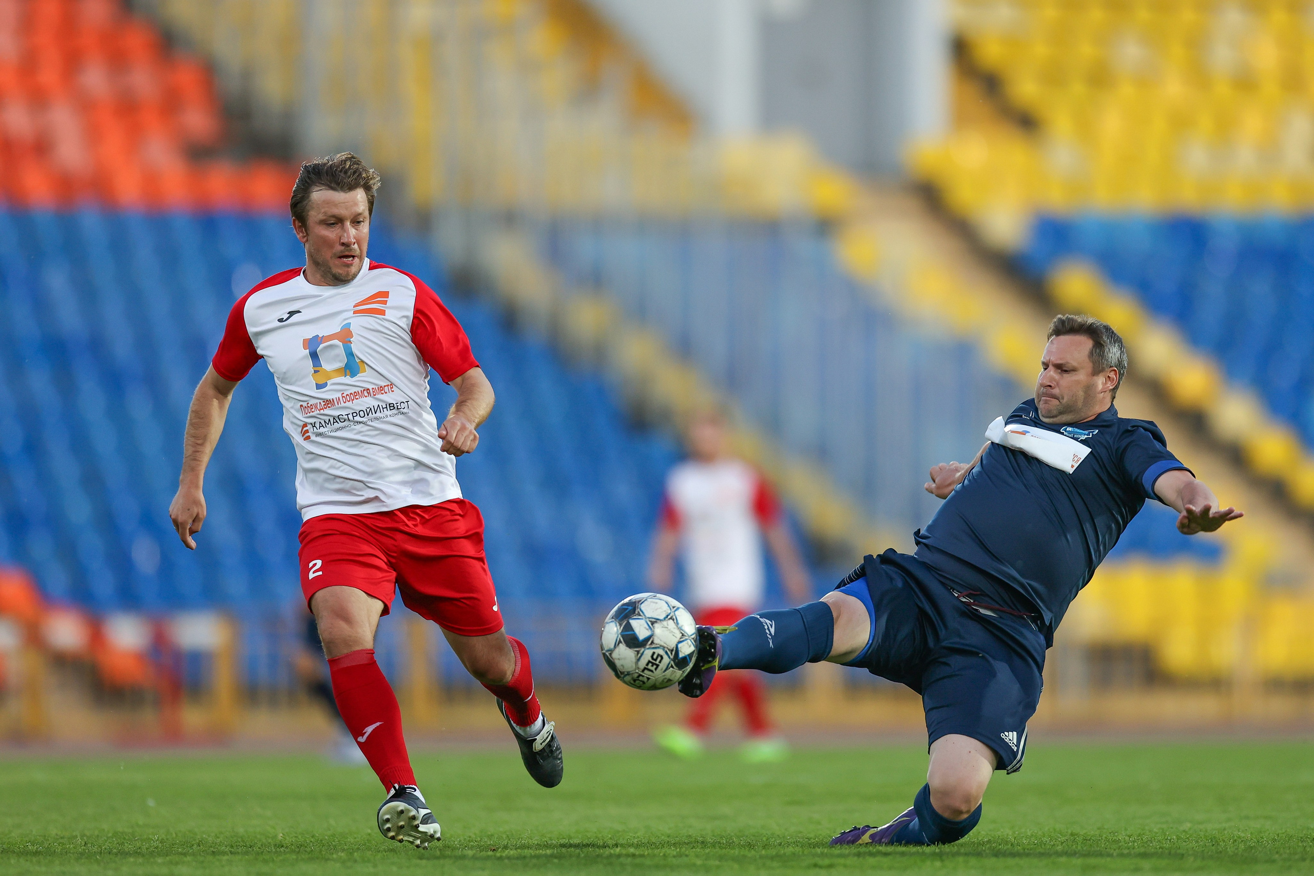Благотворительный футбольный матч Друзья Бурмистрова vs ФК Fight Nights. Спортивный репортажный фотограф Казань Нафис Сиразетдинов