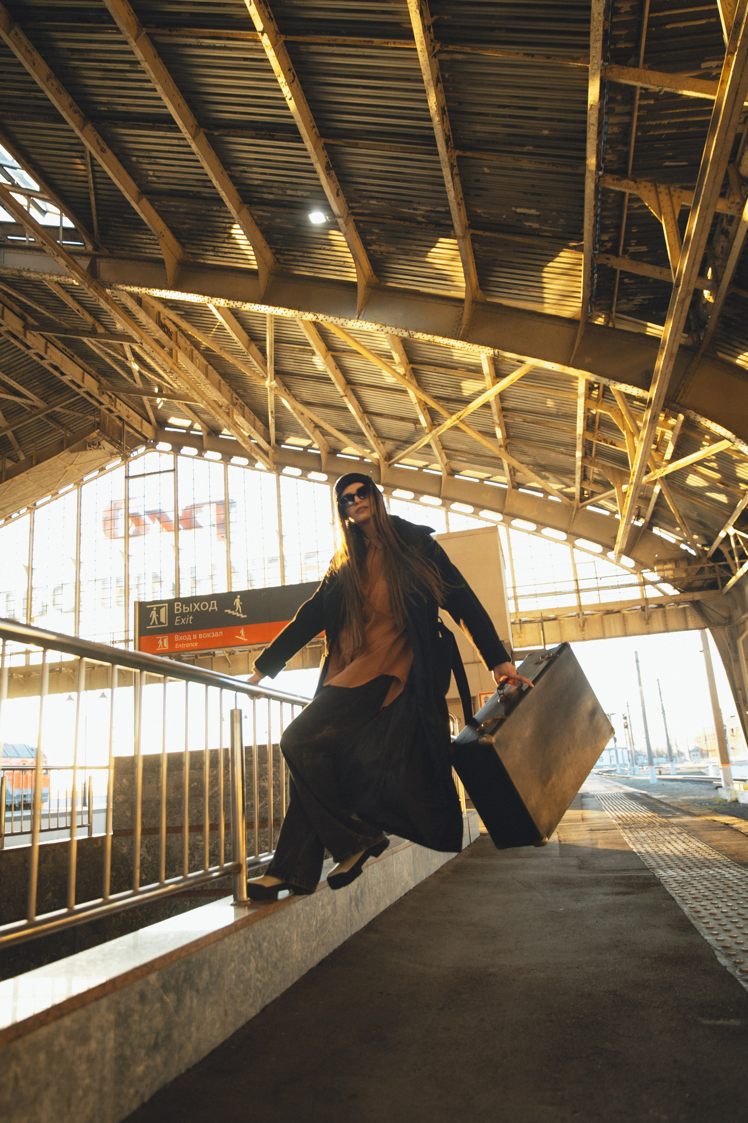 Дина / Южный вокзал. Фотограф Калининград Илья Миллер