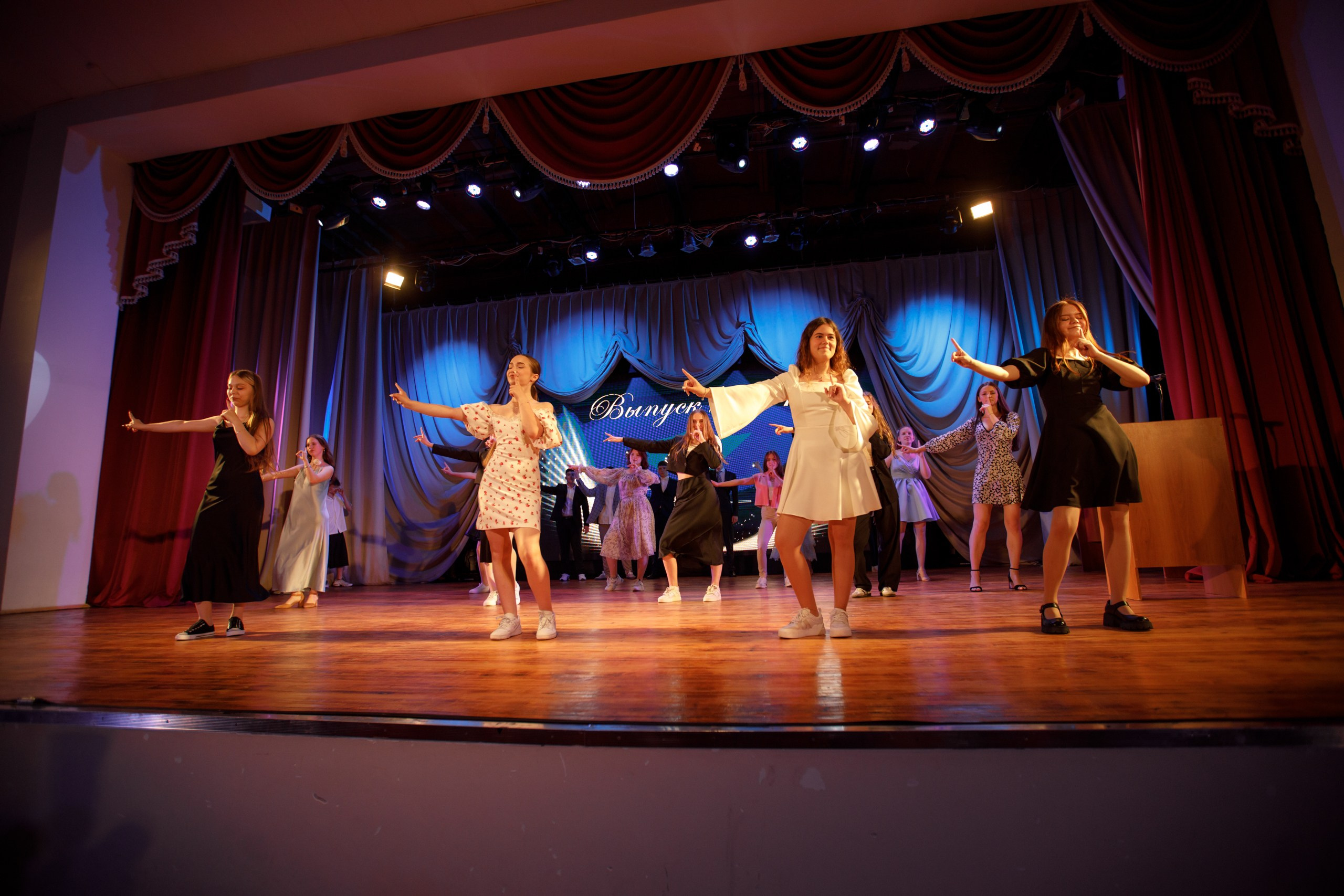 Вручение аттестатов. Свадебный фотограф в Ярославле Анастасия Архипова