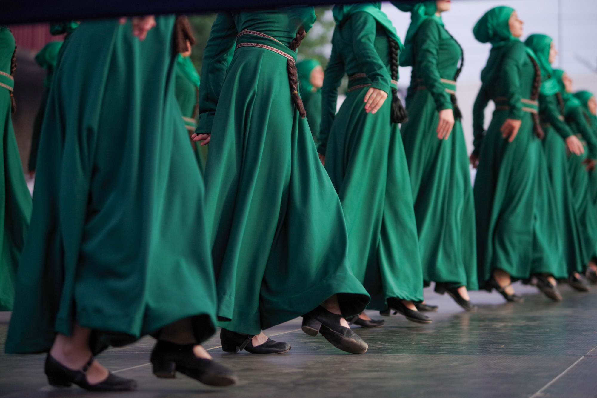 Грузинский танец. Портретный фотограф Денис Милютин