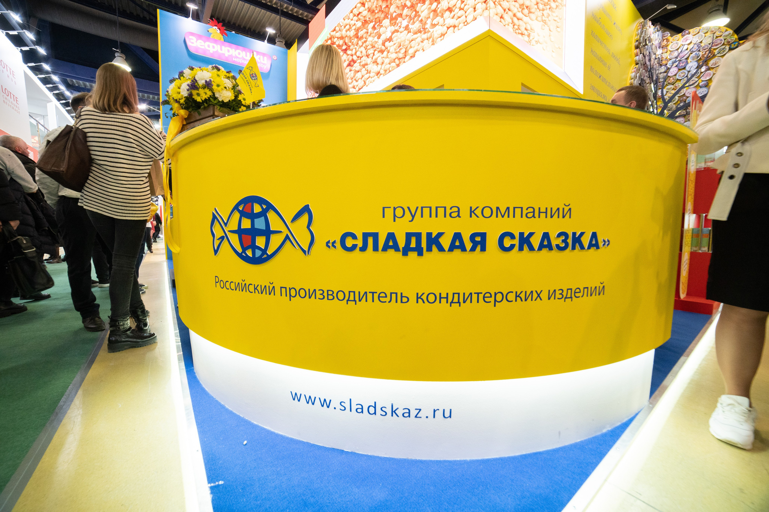 Выставочные стенды. Профессиональный портретный фотограф в Москве Владимир Глаголев