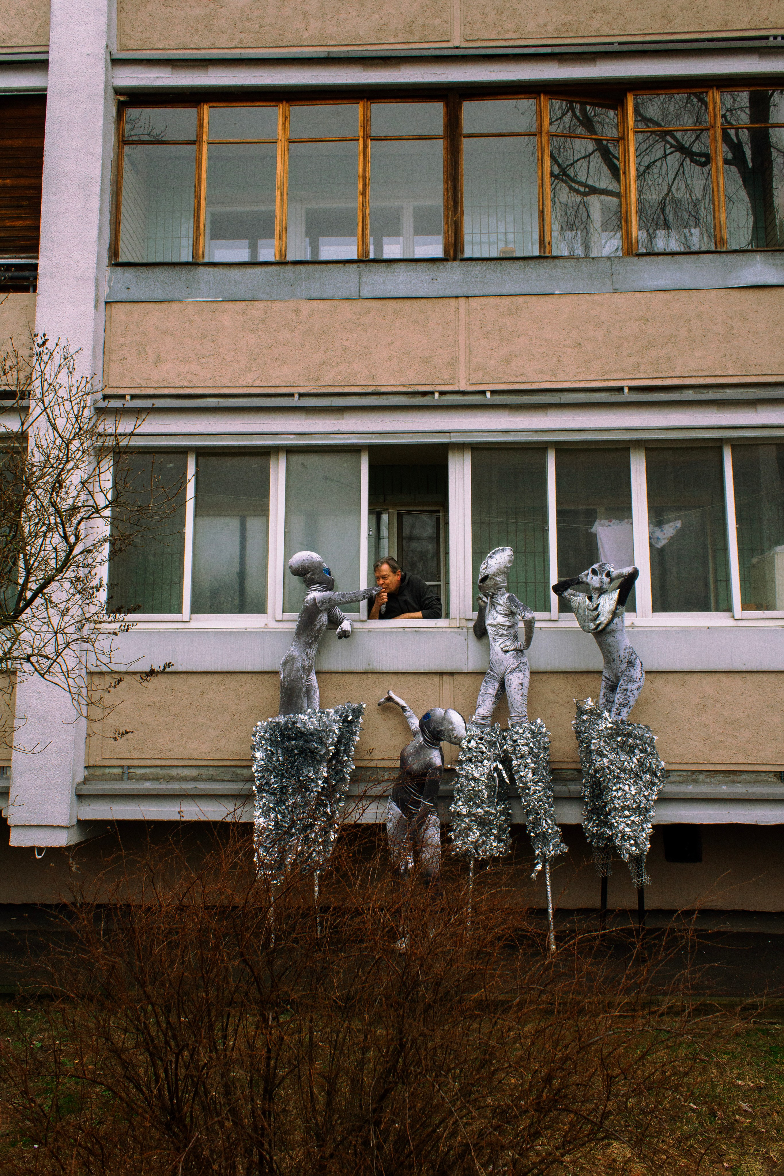 Привет, земляне