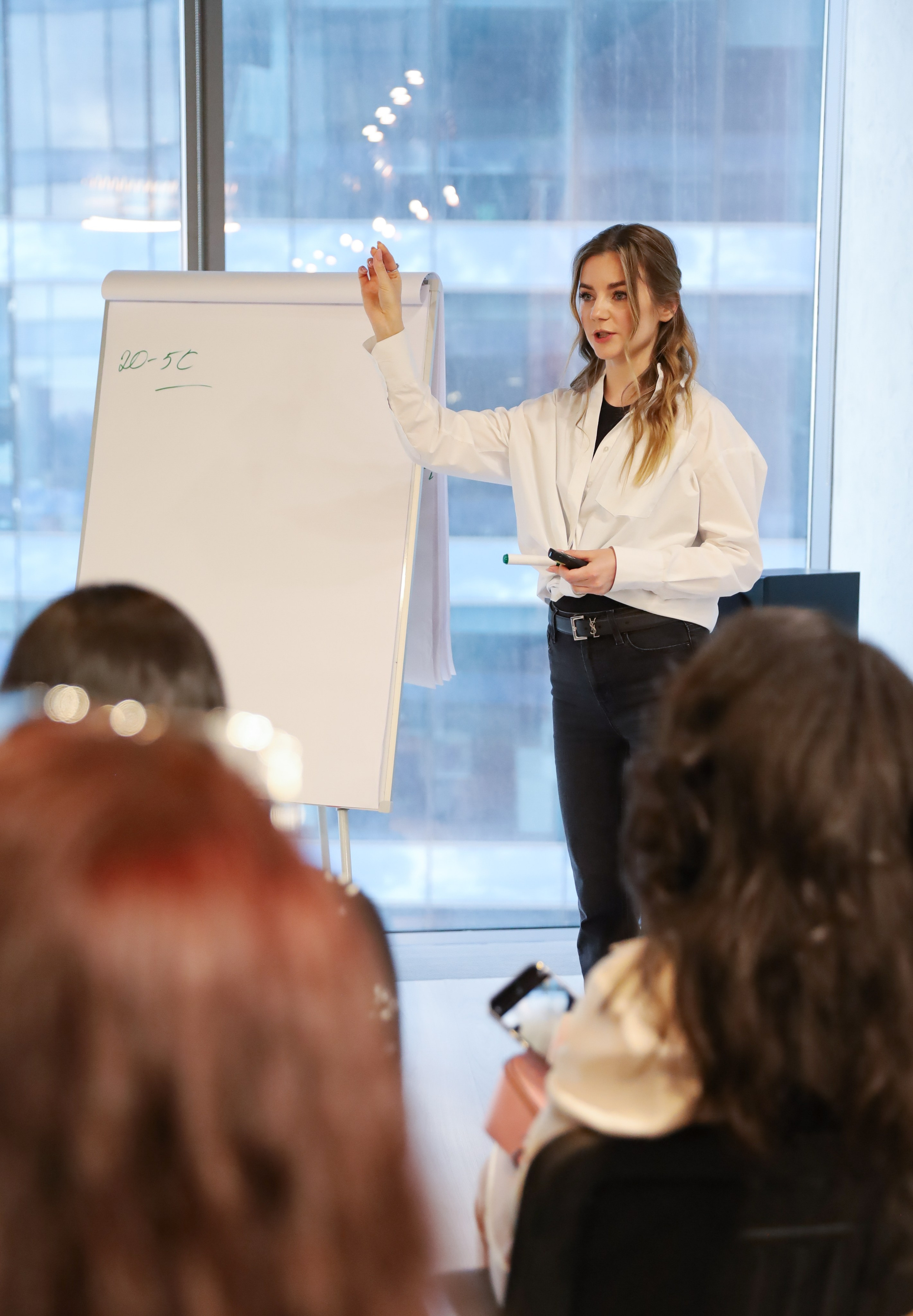 КОНФЕРЕНЦИЯ ВЫПУСКНИКОВ ШКОЛЫ ПРОДЮСИРОВАНИЯ АННЫ НОВИКОВОЙ. Фотограф мероприятий Ирина Каширина