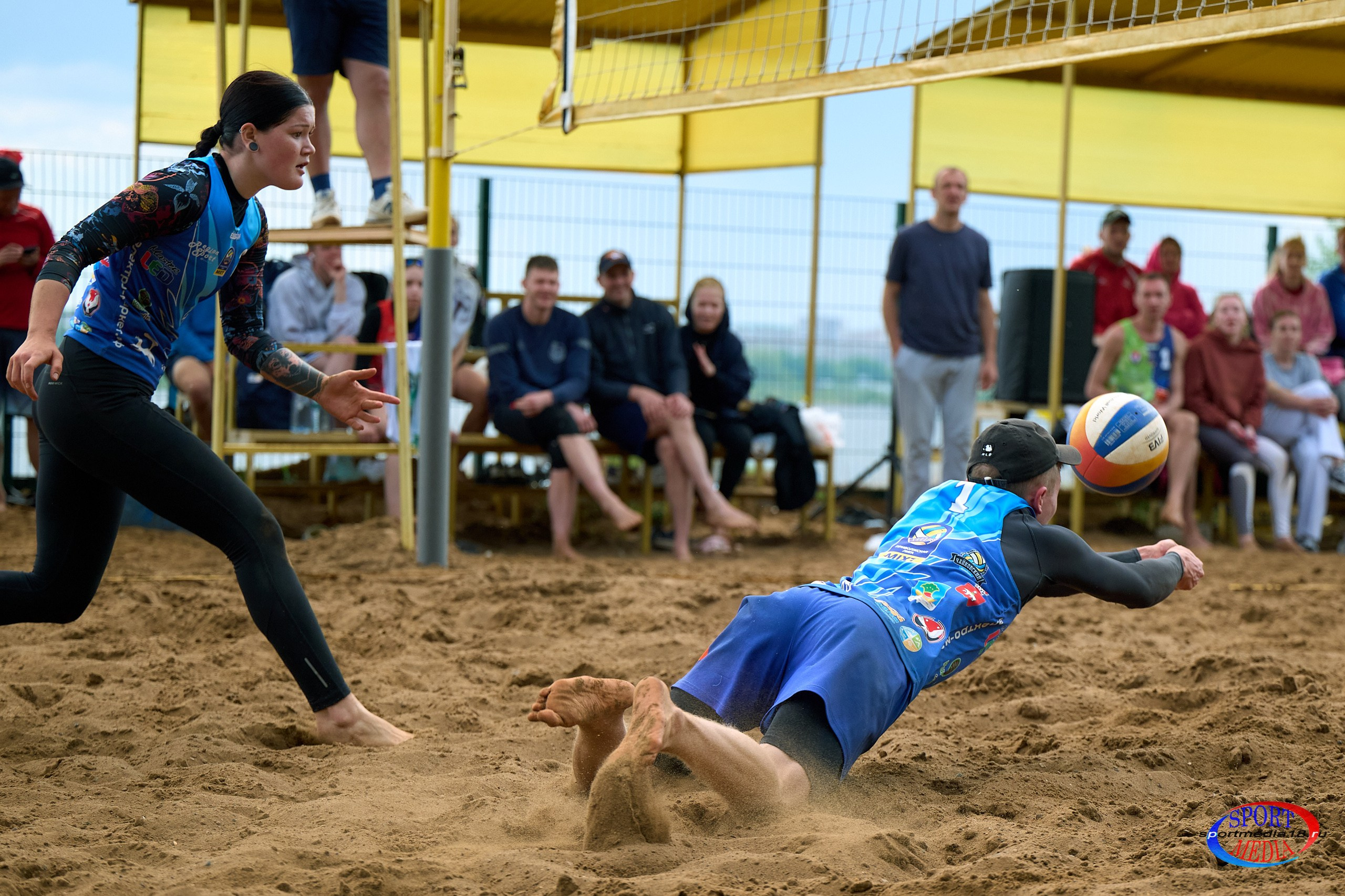 Пляжный волейбол. ПРИВОЛЖСКАЯ ЛИГА MIXT Ижевск 18.05.2025. Спортивный репортажный фотограф в Ижевске Сергей Мерзляков