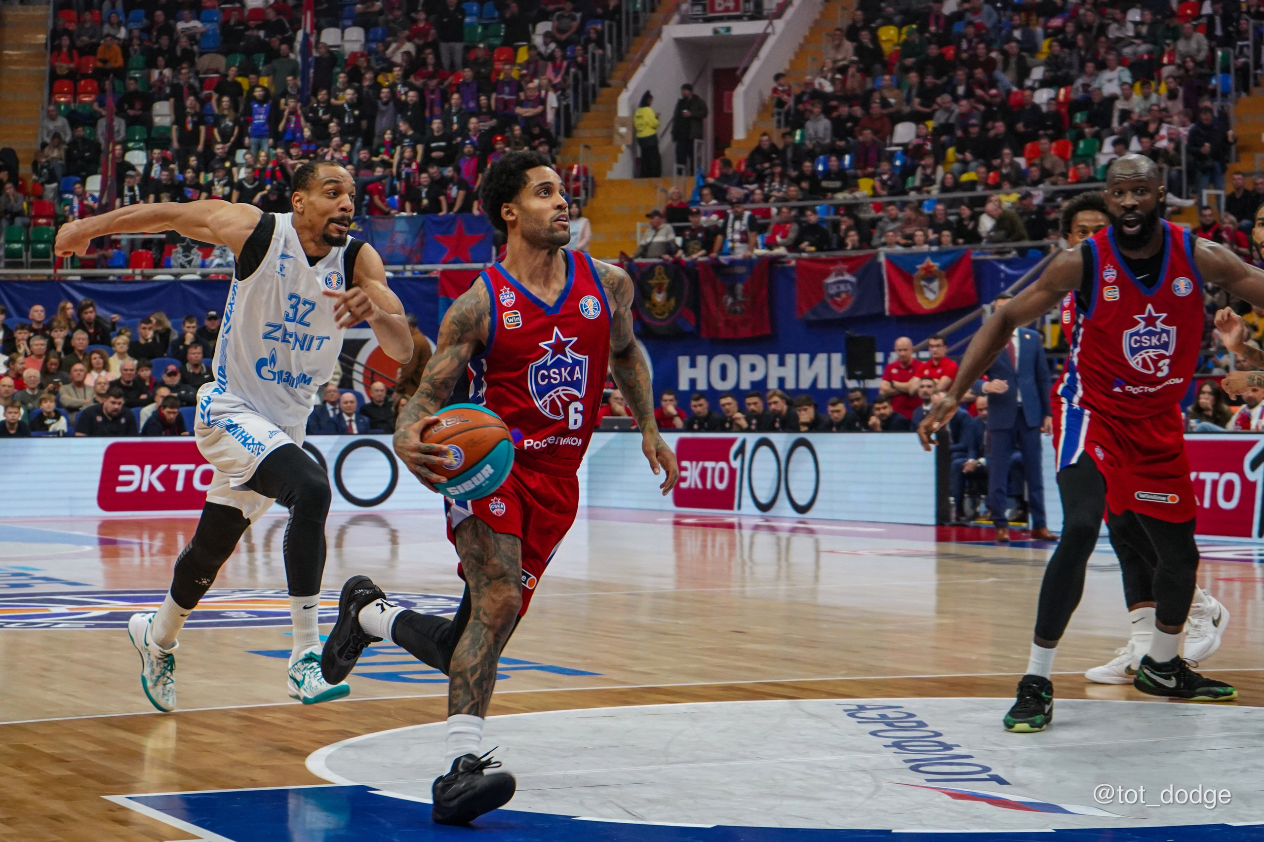 Баскетбол. ЦСКА-Зенит (13.10.24). Автомобильный фотограф Шакая Кирилл