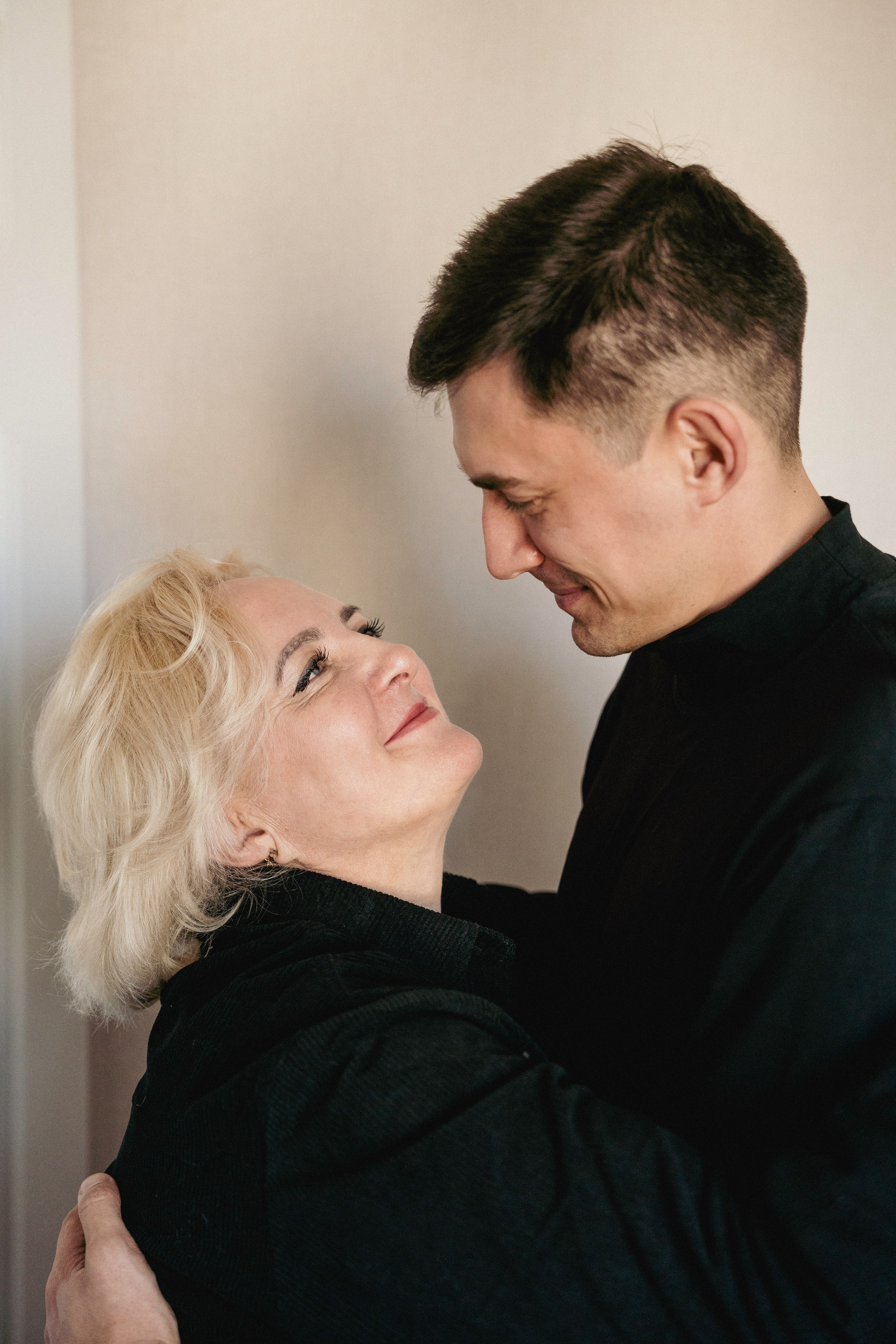 Артем с мамой. Katya Schou