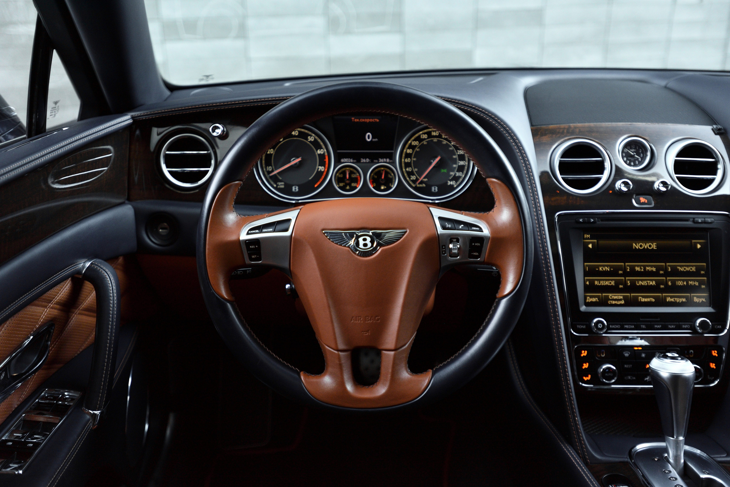 Bentle Continental GT 6.0. Автомобильный и интерьерный фотограф в Минске Александр Тагаев