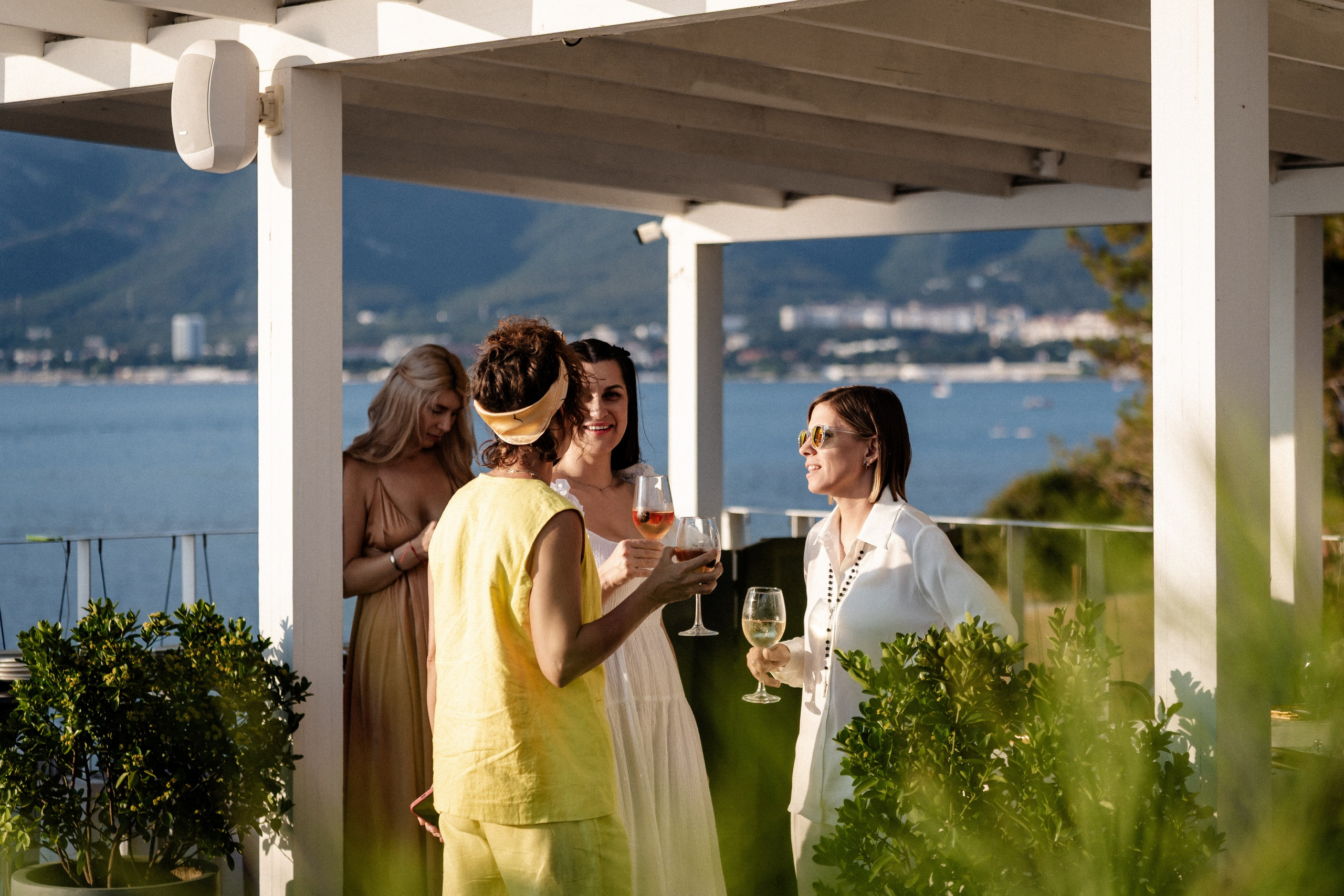 Премия «Что Где Есть» Маяк. Свадебный и репортажный, фуд фотограф в Новороссийске Евгений Александриди