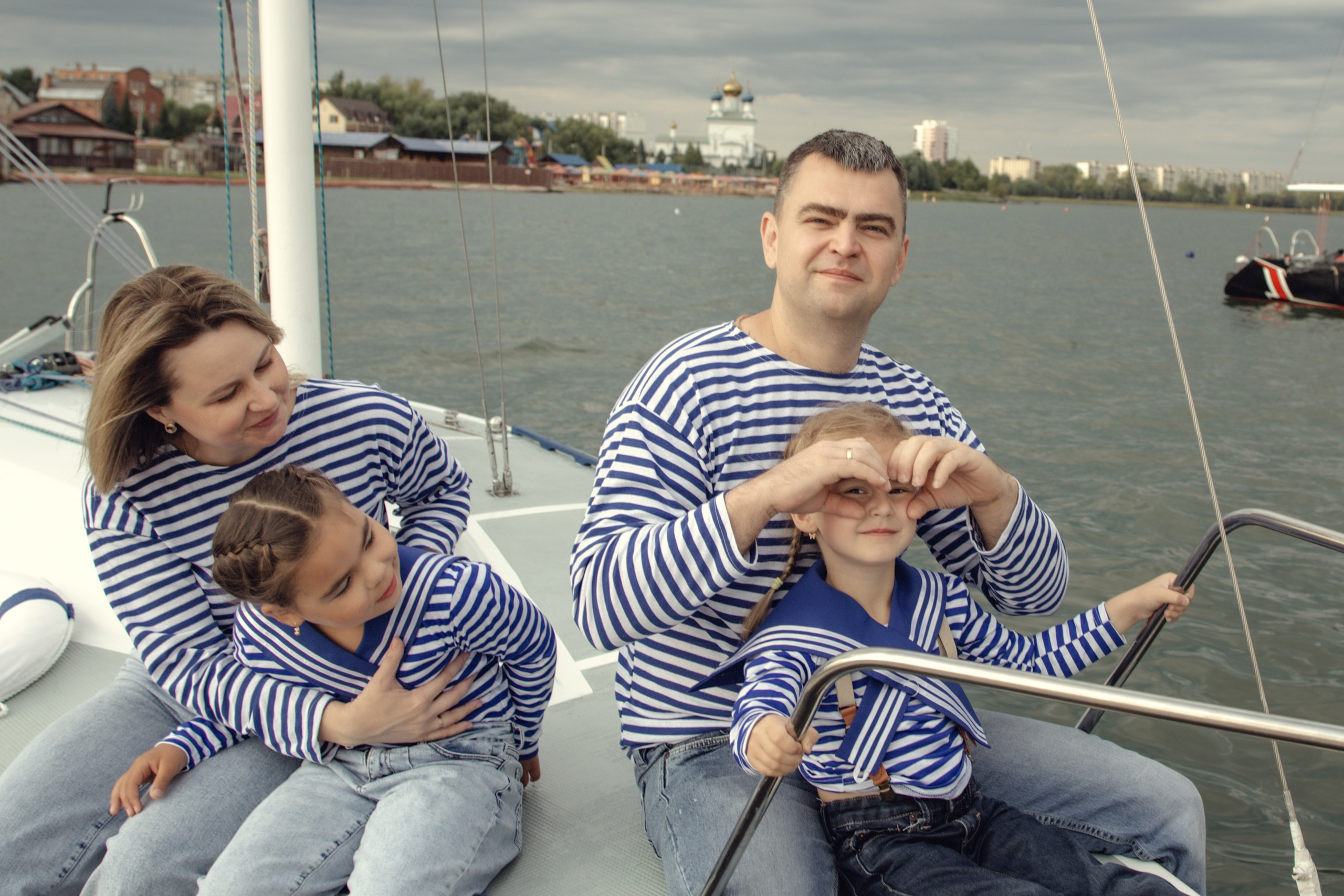 Андрей + Наталья и сестрёнки Вика и Оля. Фотограф Елена Бухонина Челябинск