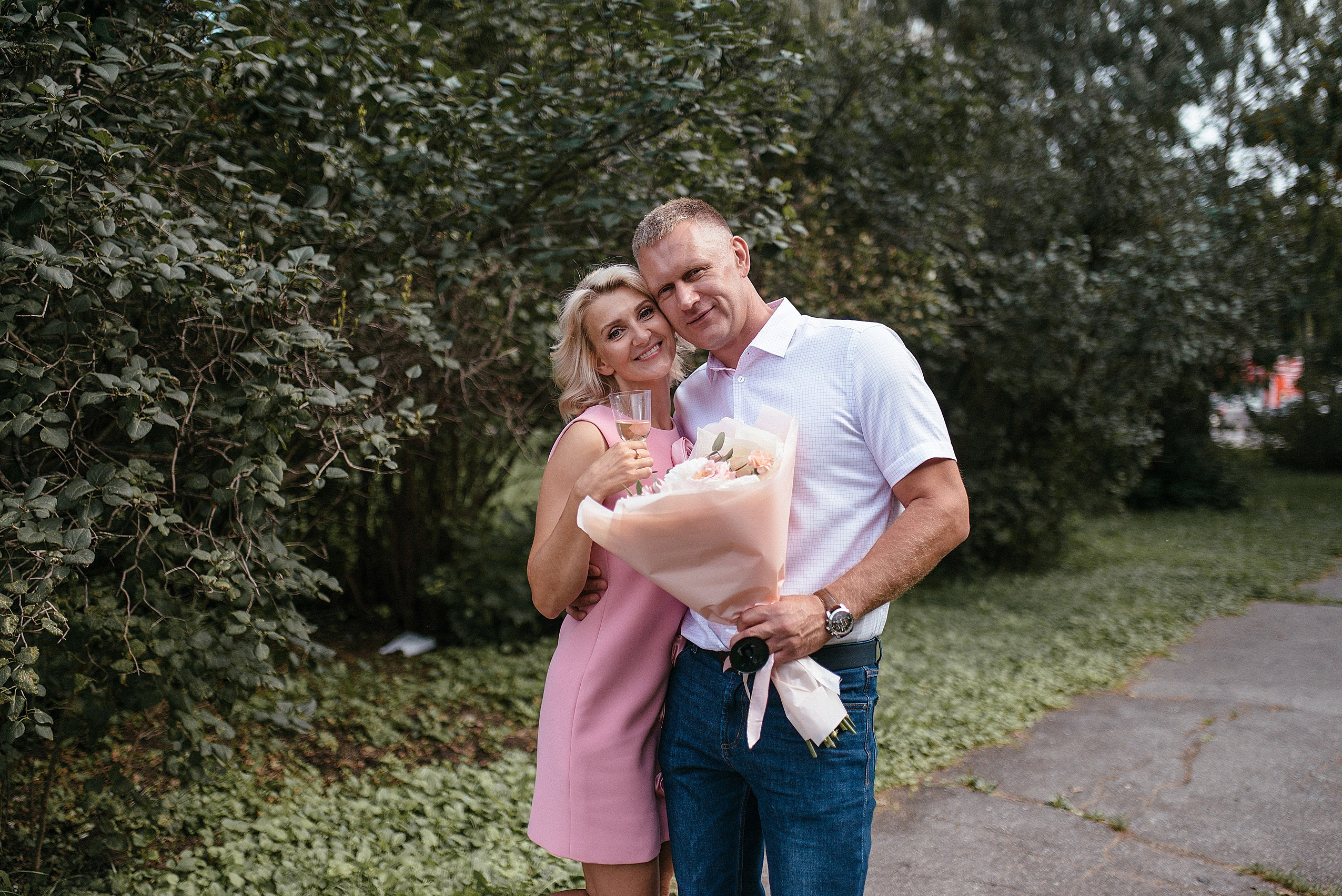 Уличная свадебная фотосессия в Краснообске. Свадебный  Фотограф Дарья Едапина Новосибирск. Фотограф Дарья Едапина Новосибирск