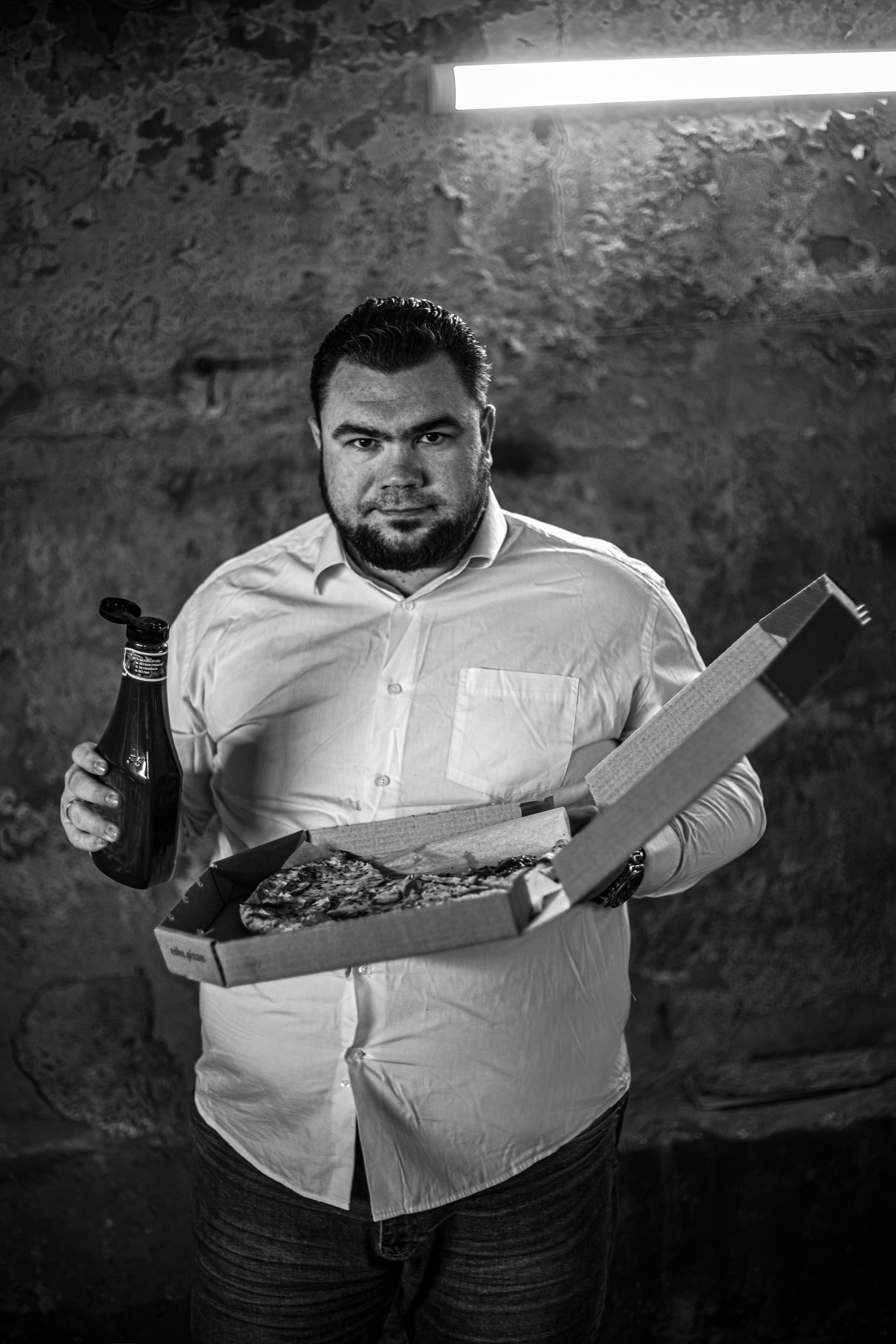 Фотосессия в образе неопрятного рабочего в автомастерской. Бизнес фото. Бизнес фотограф Ижевск — Назаров Роман