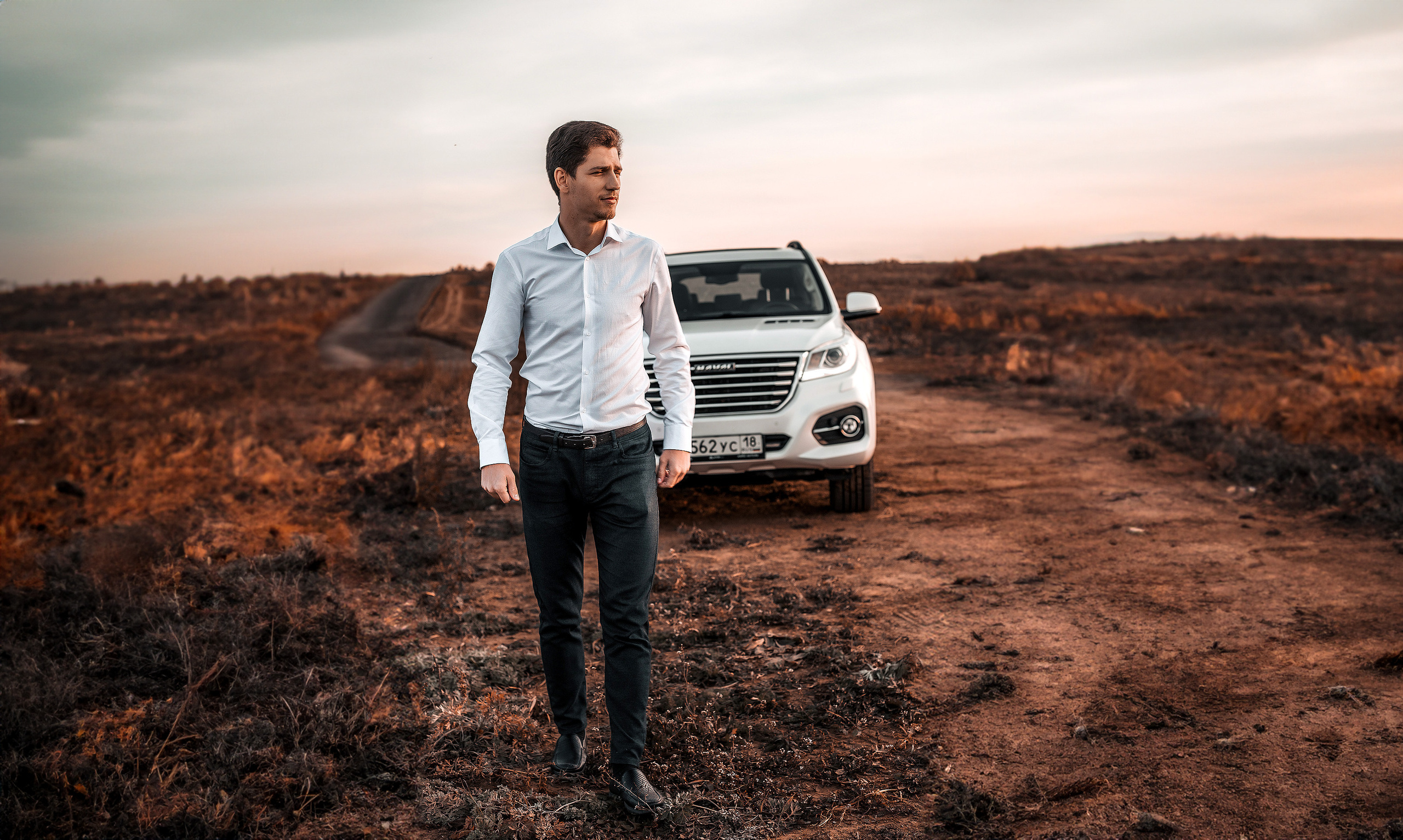 Мужская съемка в Ижевске с автомобилем Haval. Бизнес фотограф Ижевск — Назаров Роман