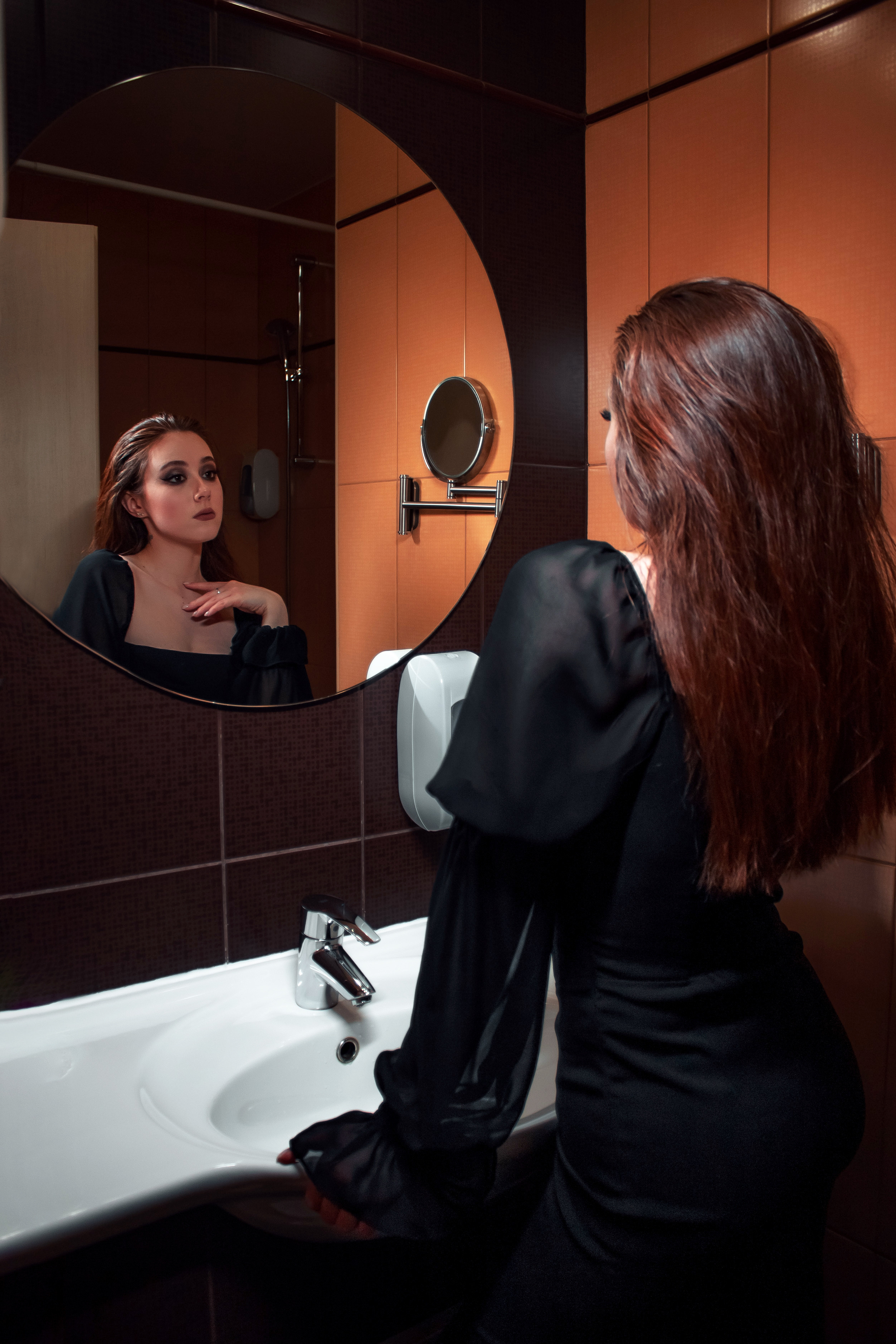 Фотосессия девушки в уборной в Ижевске. Бизнес фотограф Ижевск — Назаров Роман