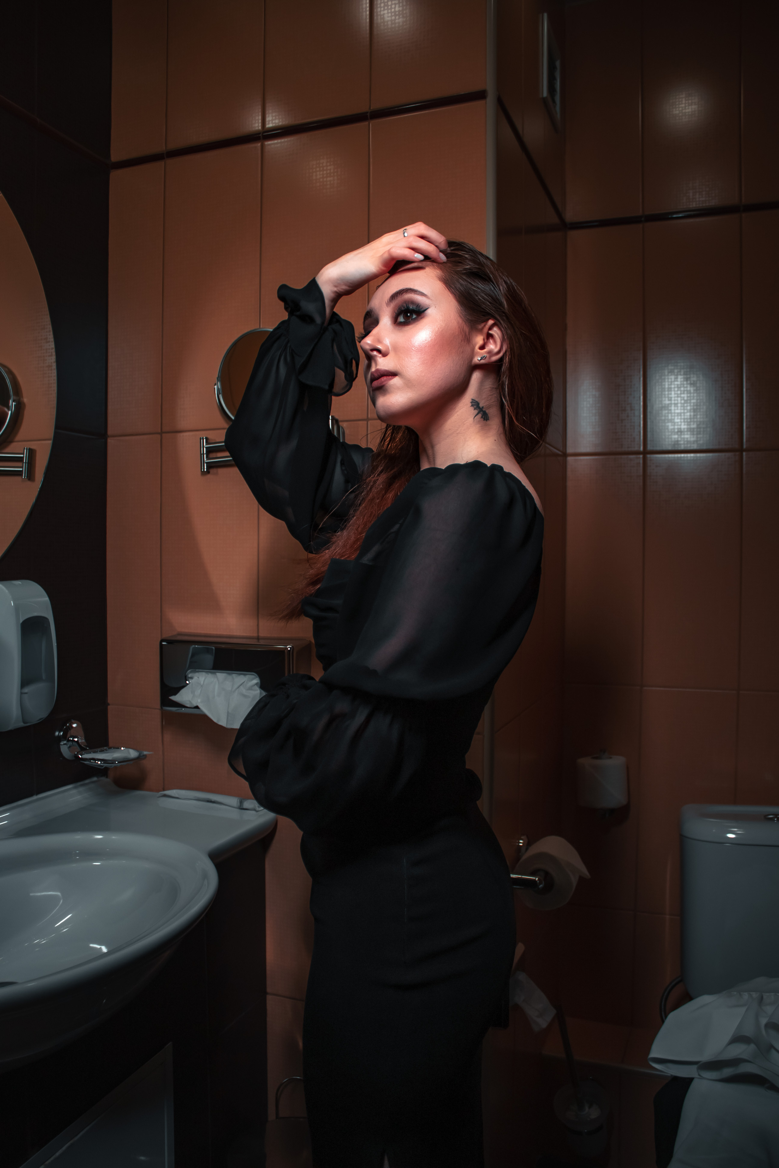 Фотосессия девушки в уборной в Ижевске. Бизнес фотограф Ижевск — Назаров Роман