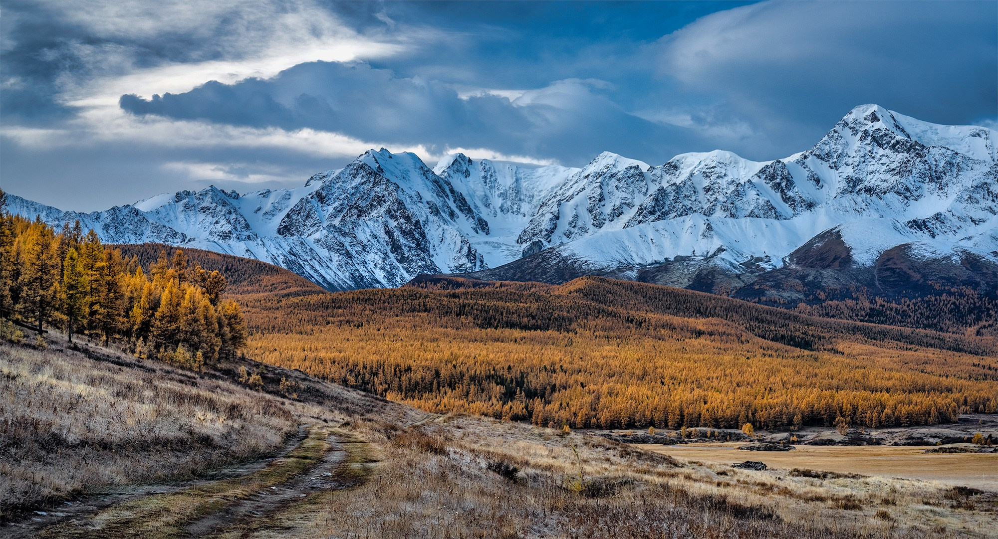Roads we travel. Photographer Vladimir Ostapenko