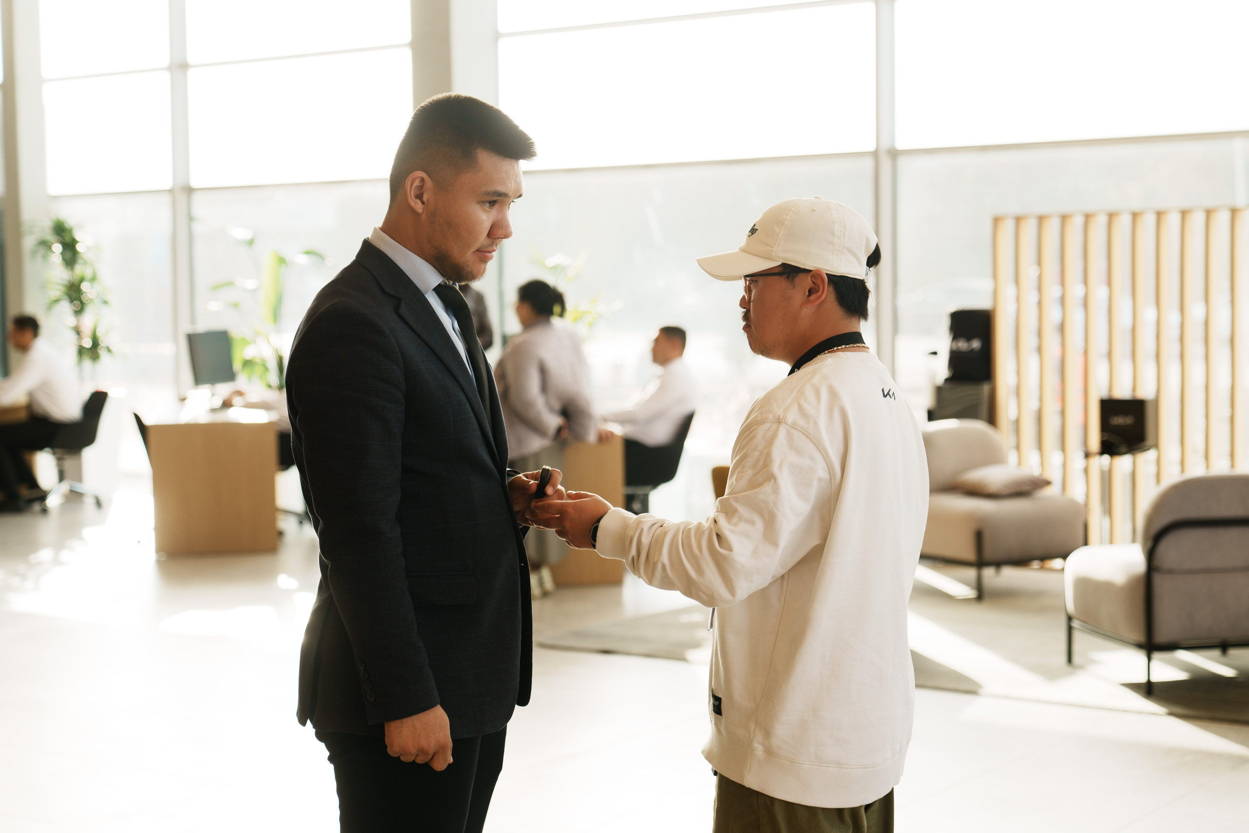 Kia EV6 Вручение Евгений Чебаткову. Фотограф TAULAN_1