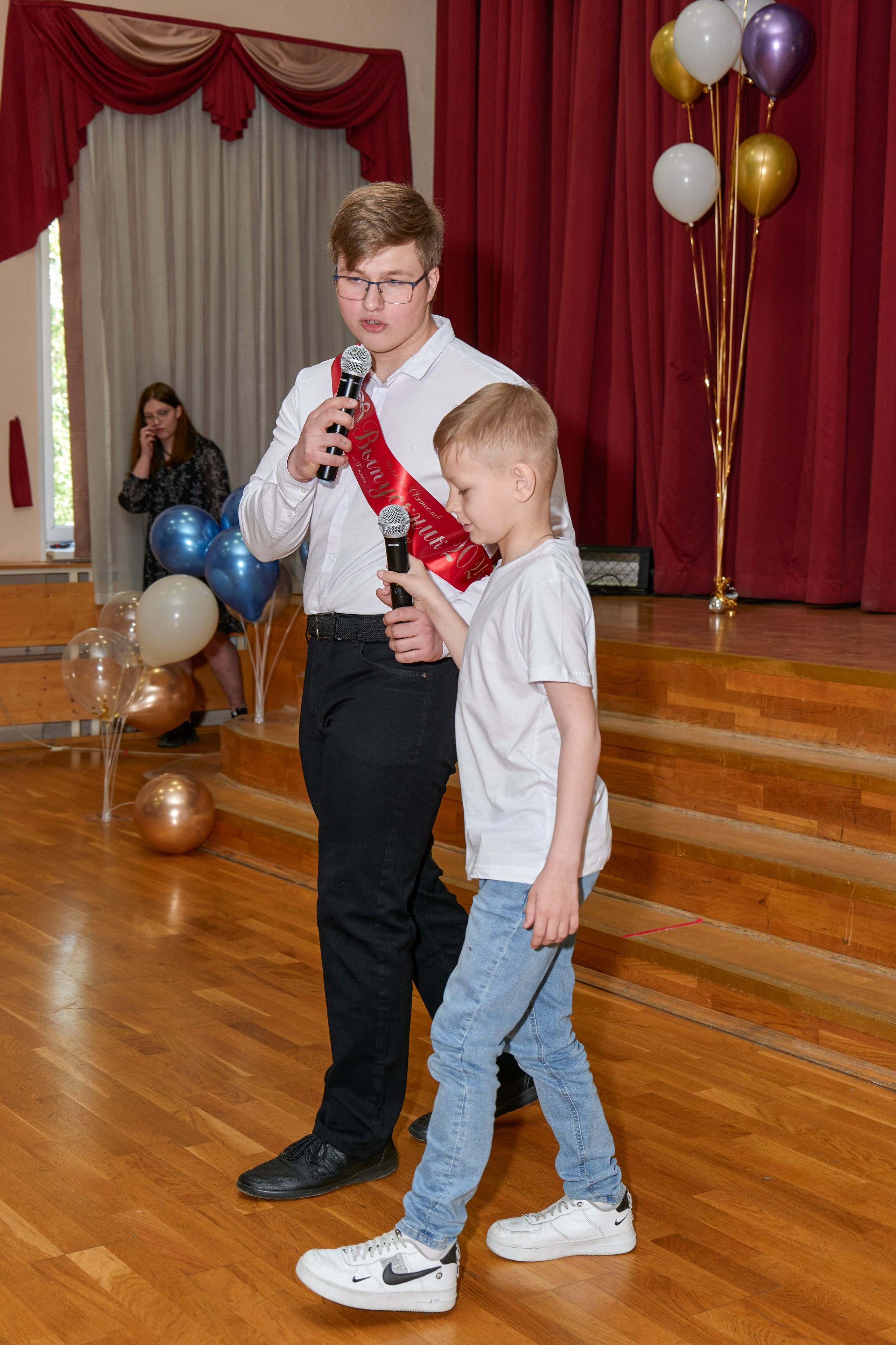 Последний звонок школа 1413. Детский и семейный фотограф г. Москва Оксана Катаджи