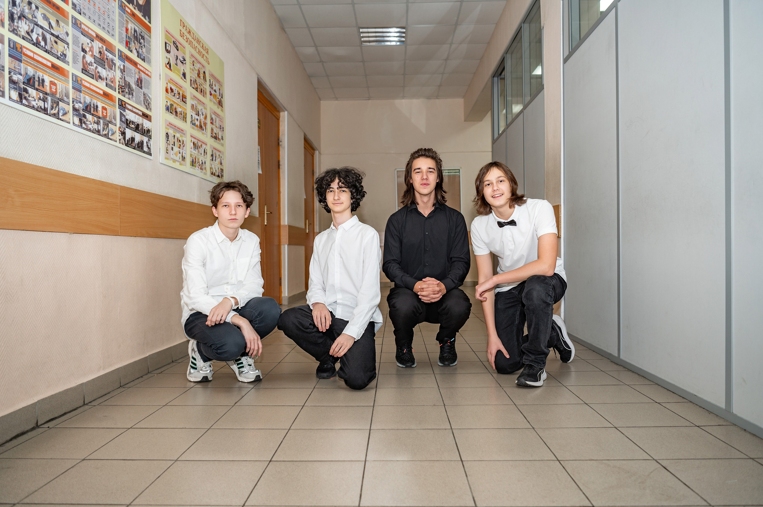Фотосессия в классе и на территории школы. 9-М класс Школа 1568. Детский и семейный фотограф г. Москва Оксана Катаджи