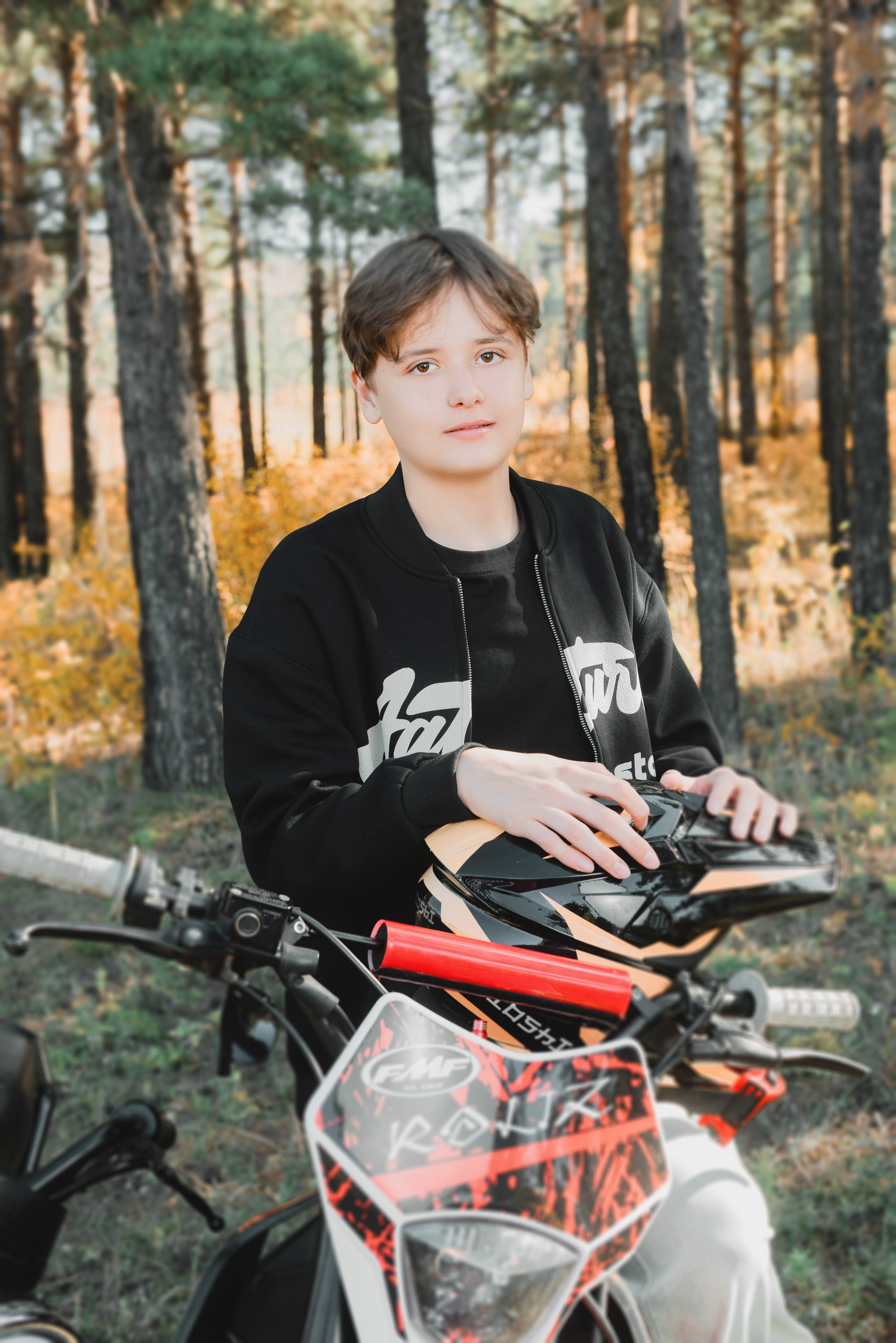 Выпускной фотоальбом для средней школы. Фотограф Эллина Дар г. Улан-Удэ