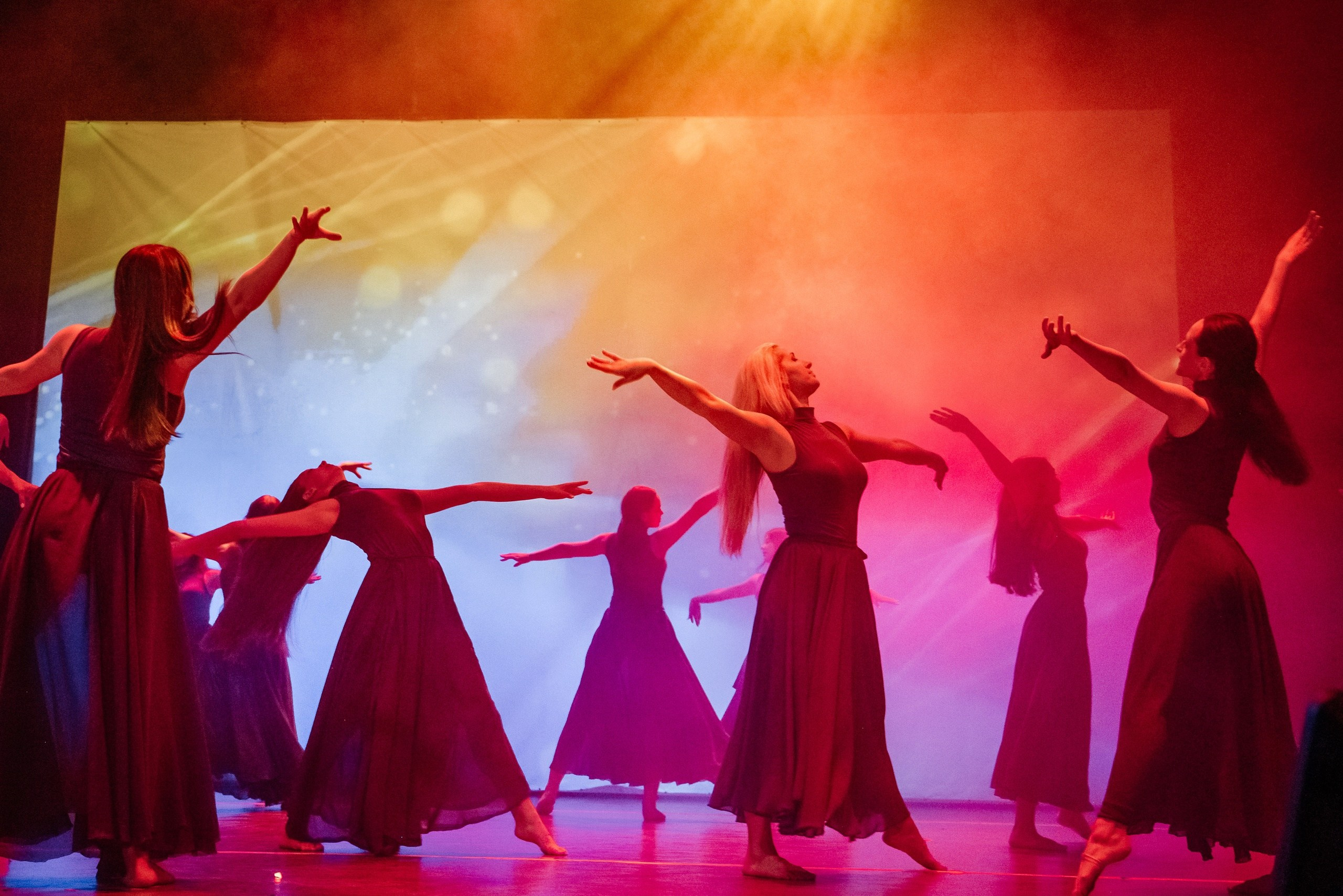 Танцы. Фотограф Елена Рогашкова