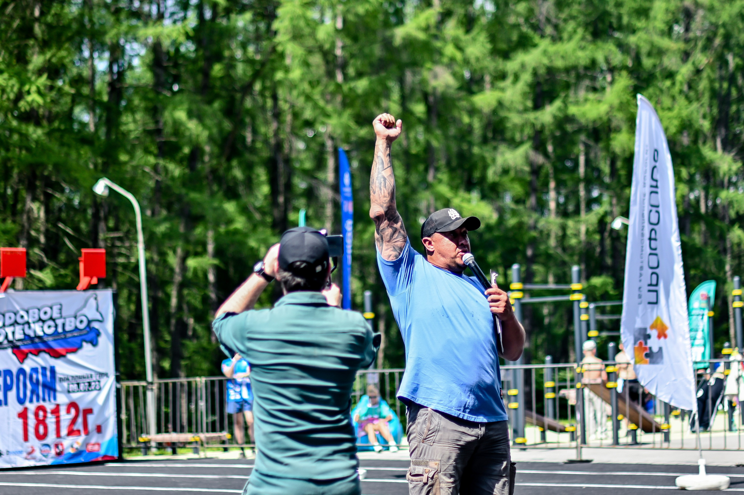 СТРОНГ. Фотограф для бизнесконтента, репортажей и семейного альбома в Москве