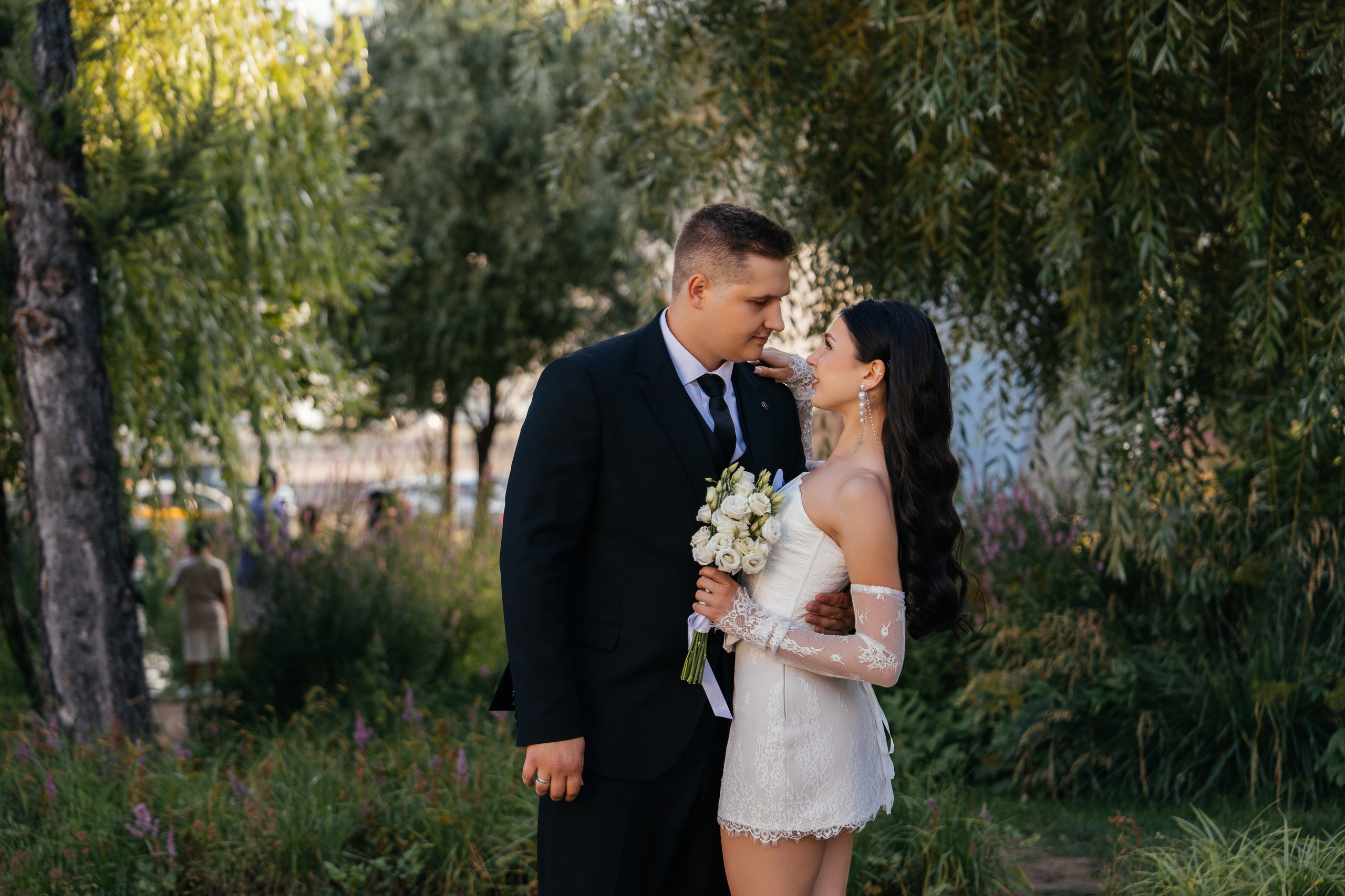 Свадебная фотосессия в Москве у высотки на Котельнической набережной. Свадебный фотограф в Москве Анна Полушина