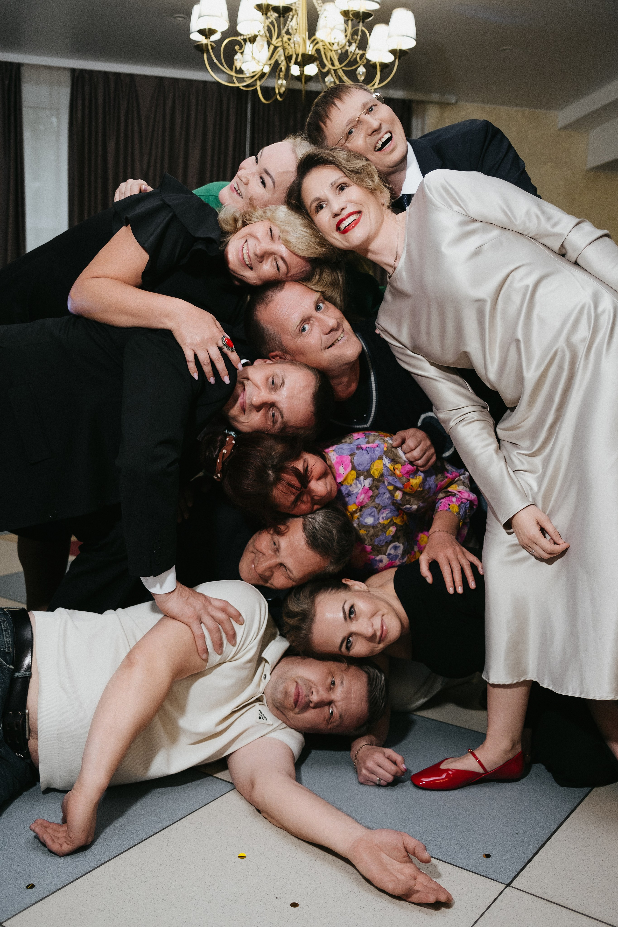 Выпускной 11 класс школы № 30. Свадебный и репортажной фотограф Денис Ожигин в Краснодаре и Краснодарском крае