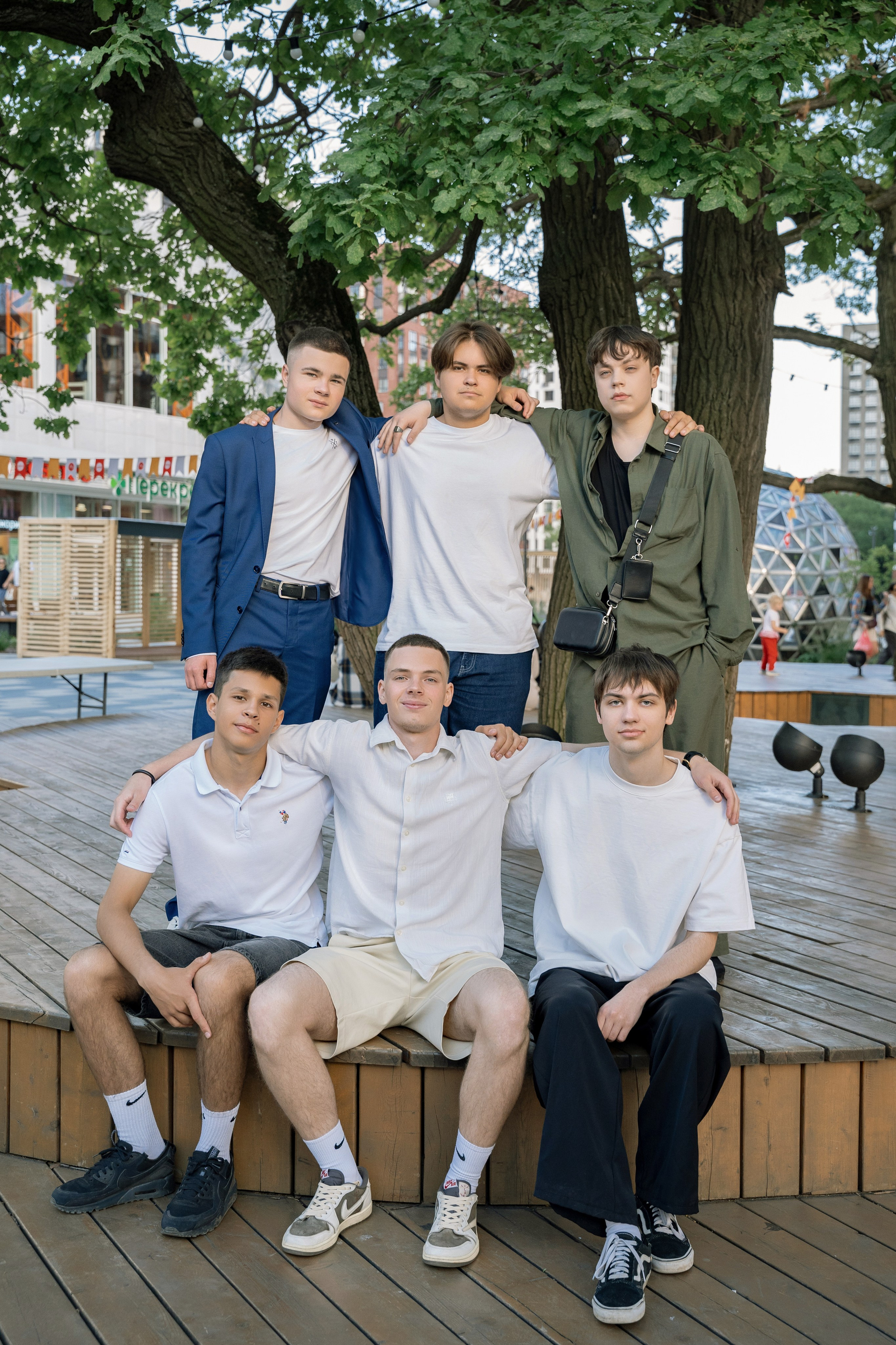 Съёмка для 11А в студии и у школы. Репотражный и семейный фотограф в Москве Герлинг Радмила