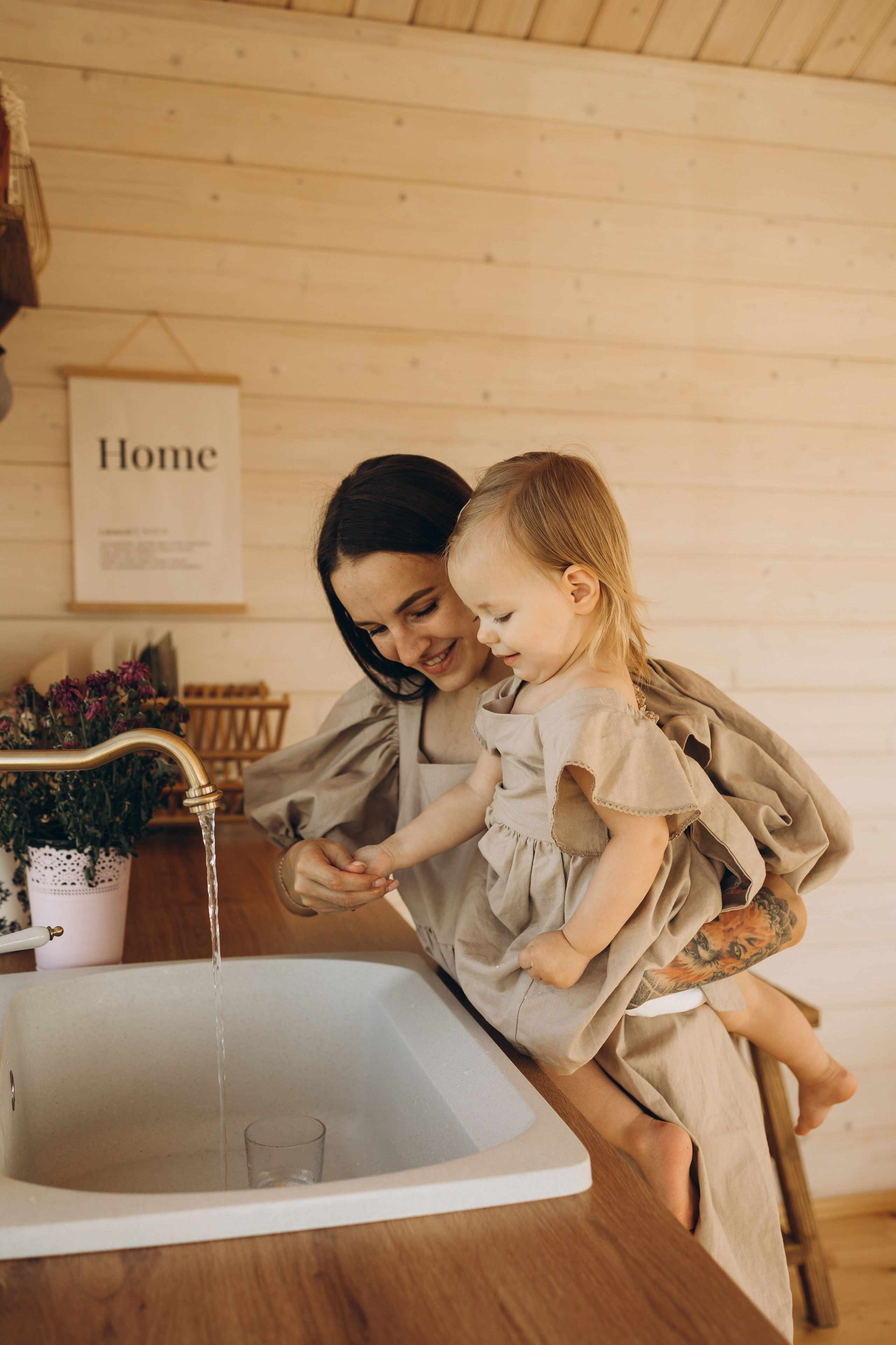 Оля и Мирослава Беседка. Семейный фотограф в Москве Виктория Ястребинская