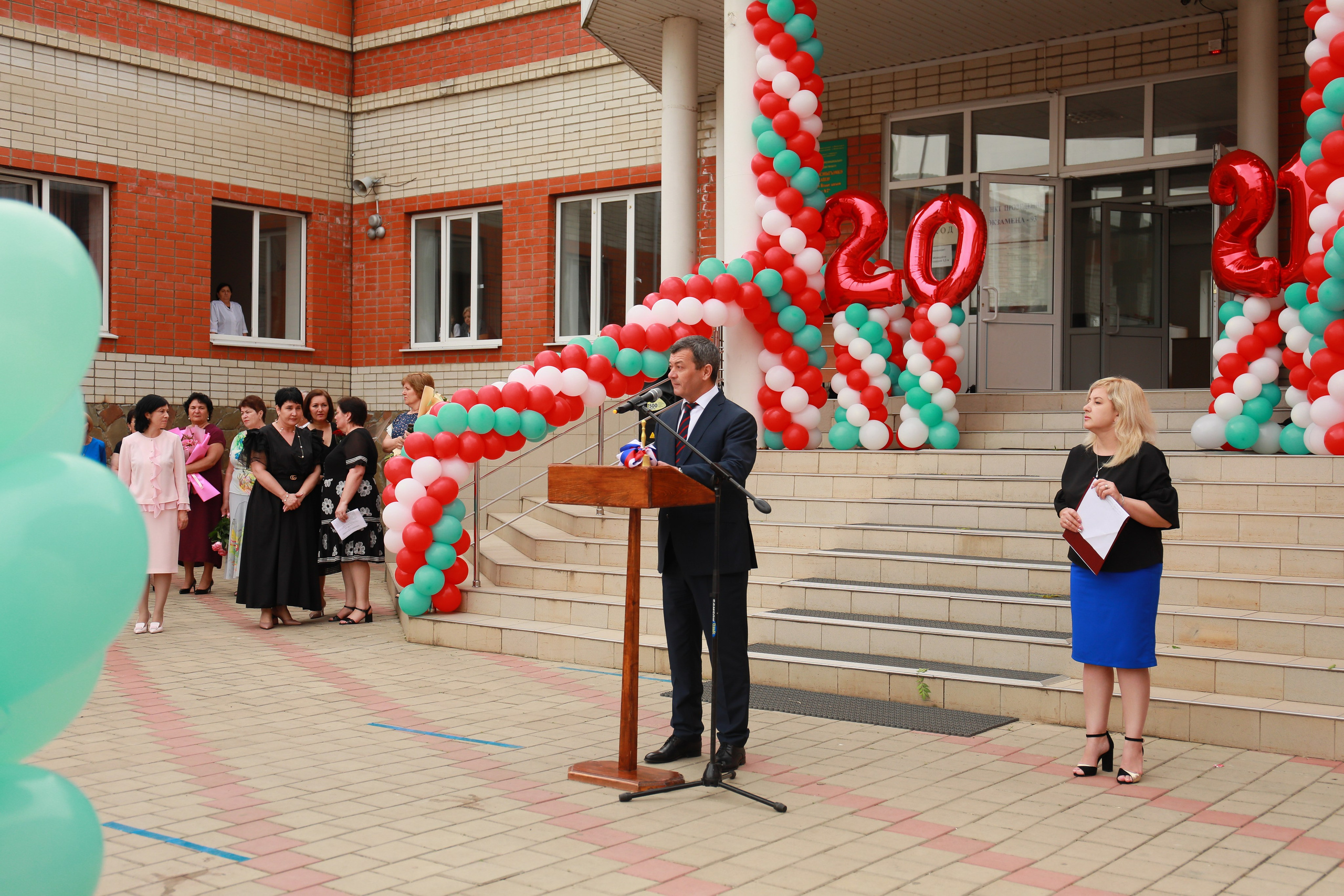 Последний звонок (Школа 2). Детский семейный фотограф Краснодар