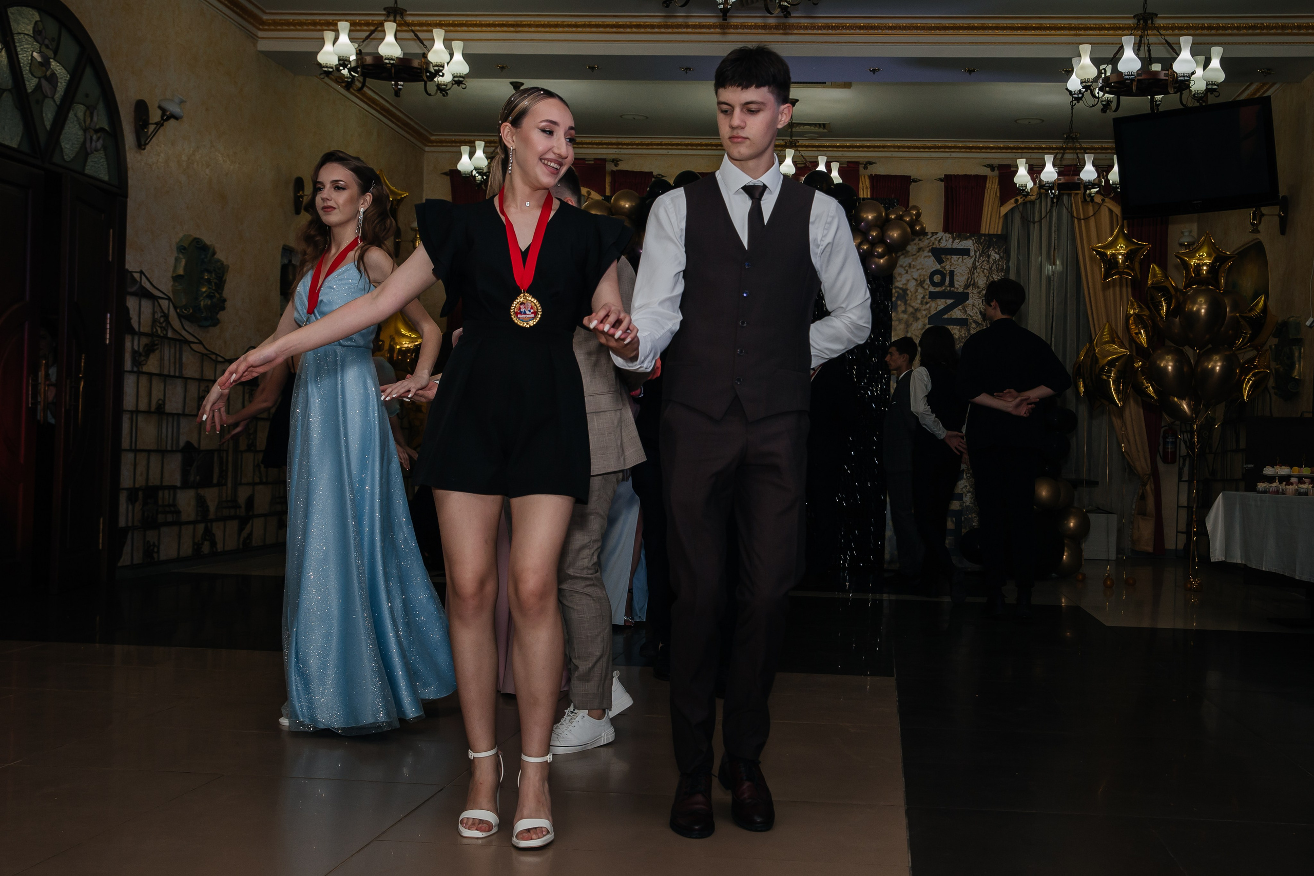 Выпускной 11 класс. Фотограф Любава Колесник. Выпускные альбомы в Крымском районе