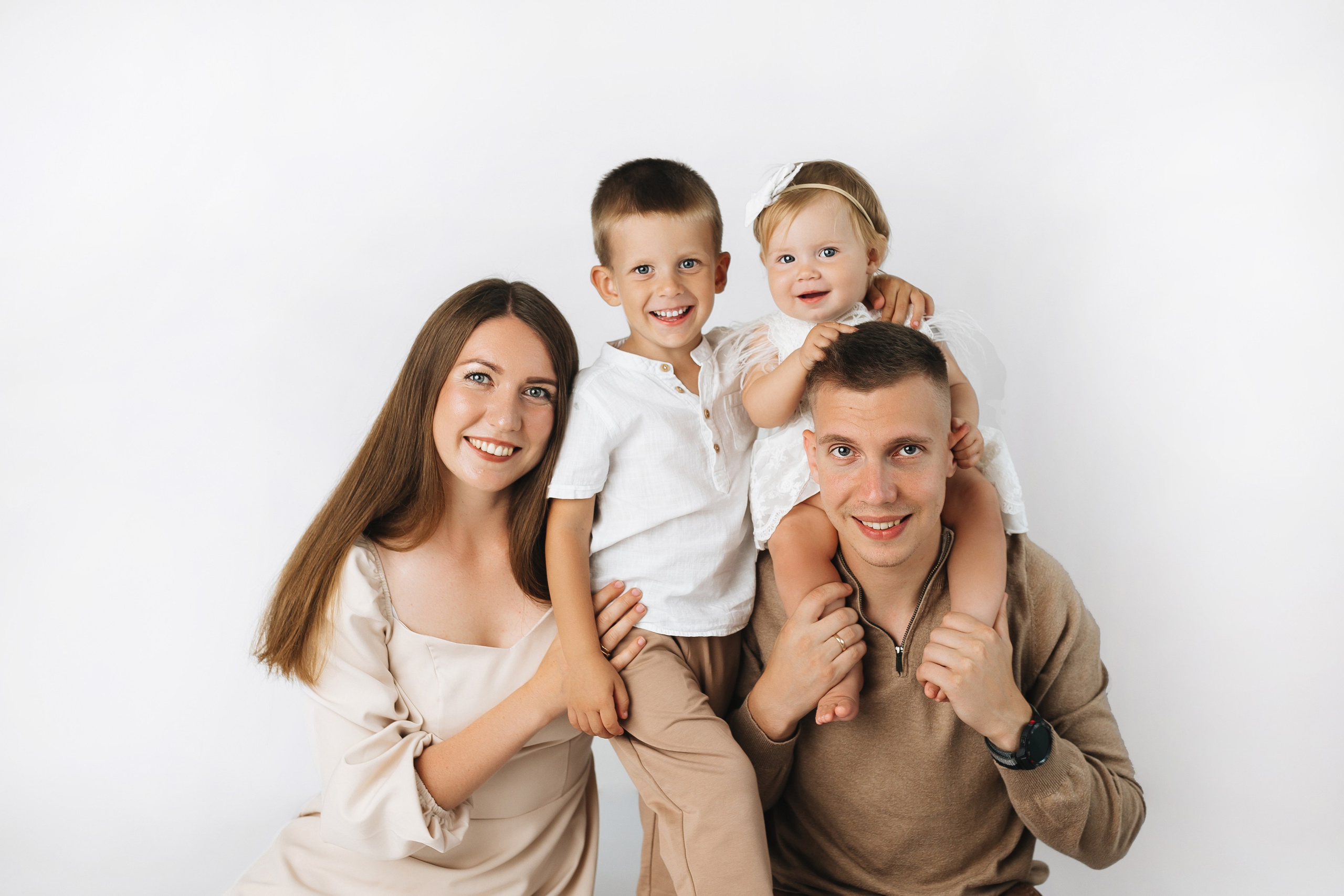 Семейные фото на годиках. Фотограф новорожденных Серпухов, Протвино, Москва I Марина Бурмистрова