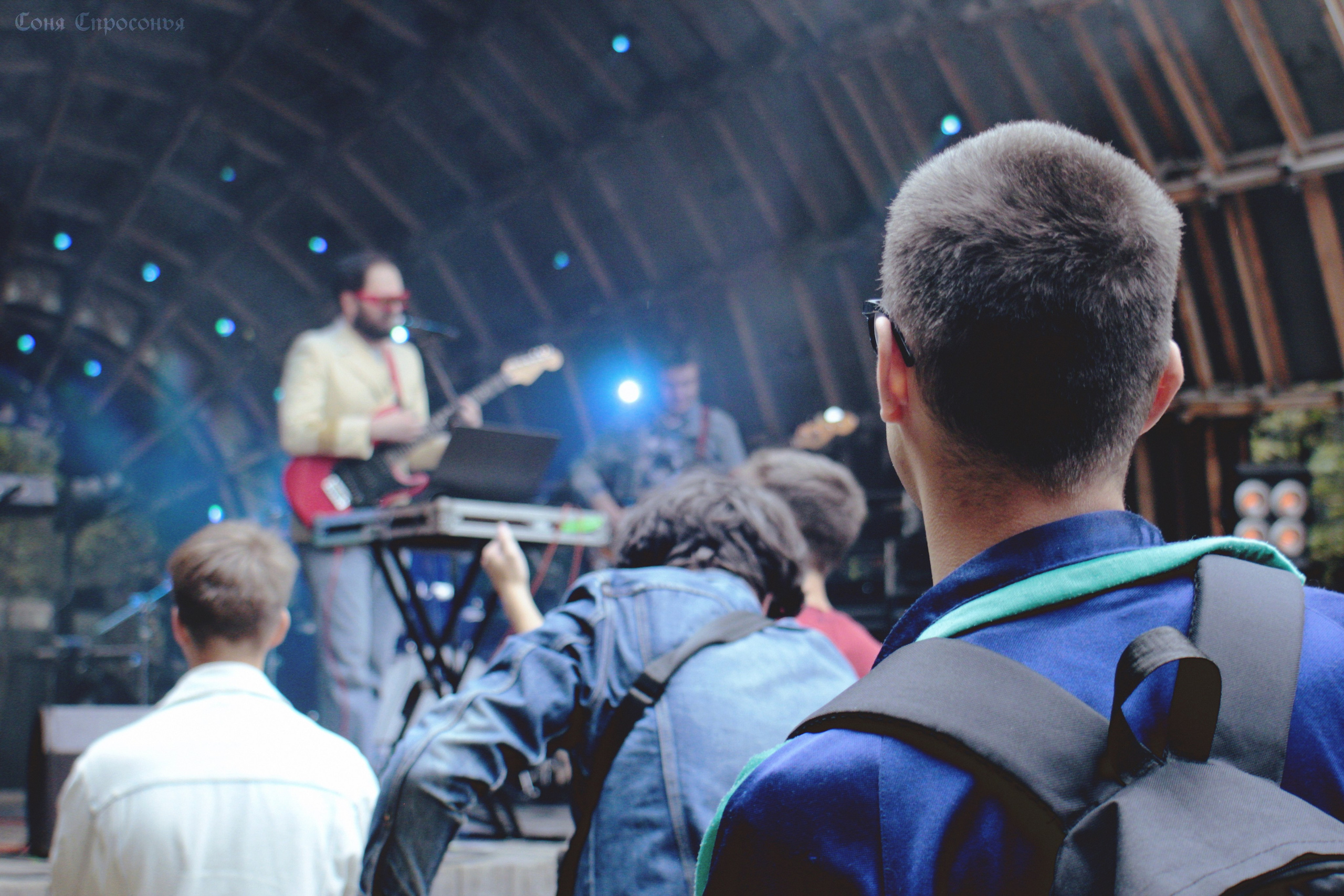 Синестетик 26.08.23. Концертный и портретный фотограф в Москве Соня Спросонья