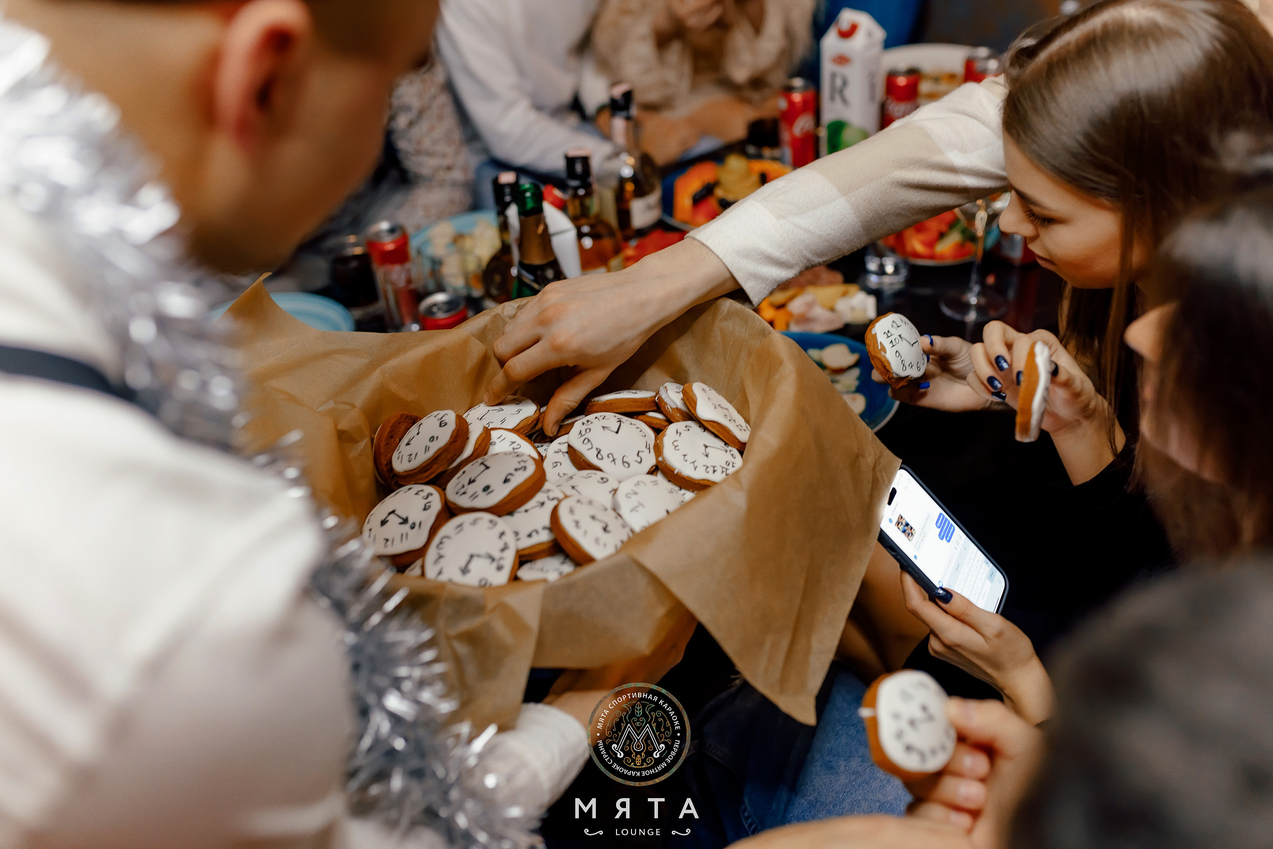 Новый год 2023 в Мяте Спортивная. Мята Спортивная — Кальянная, караоке, бар в Минске